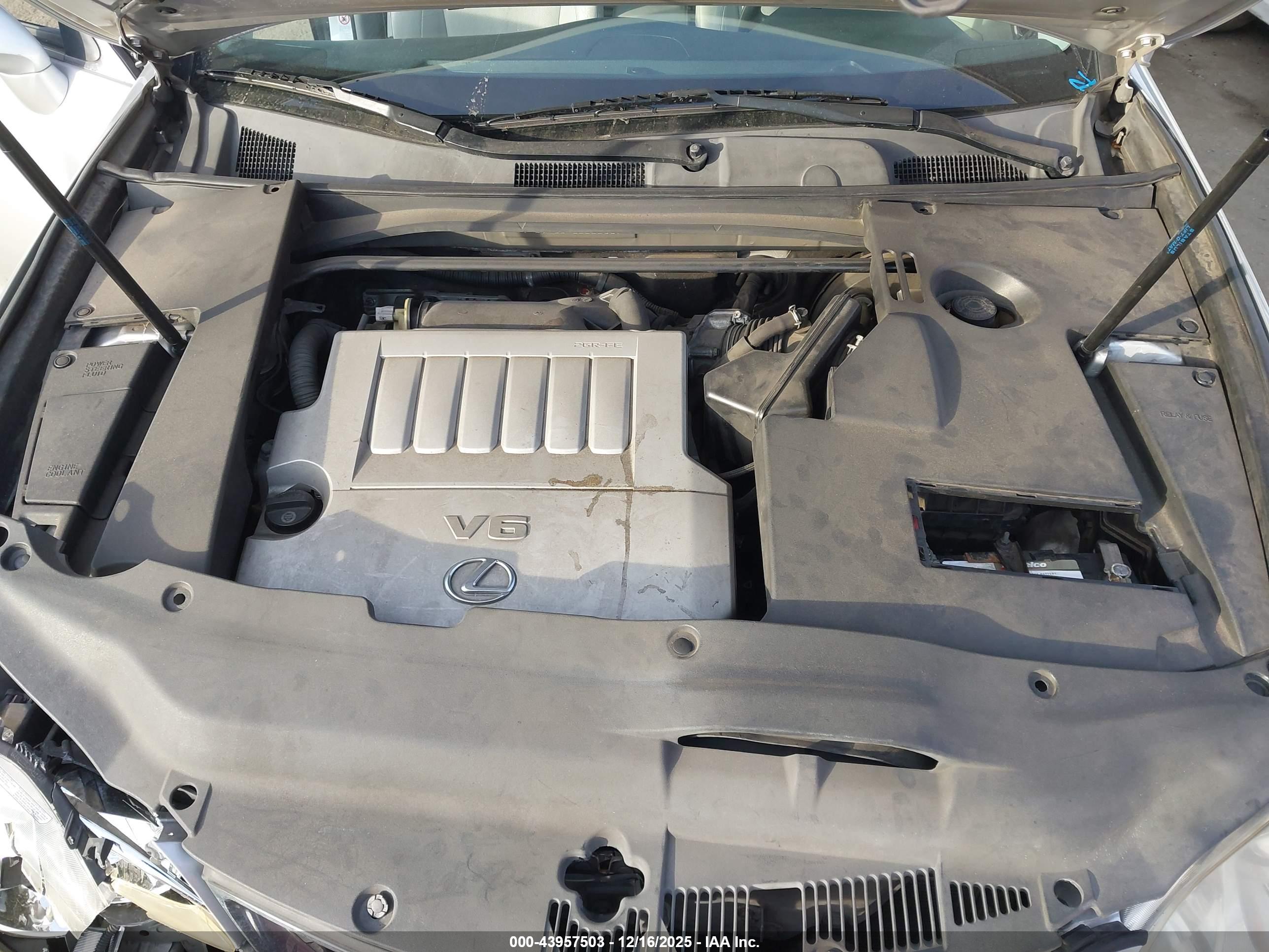 LEXUS ES image 10