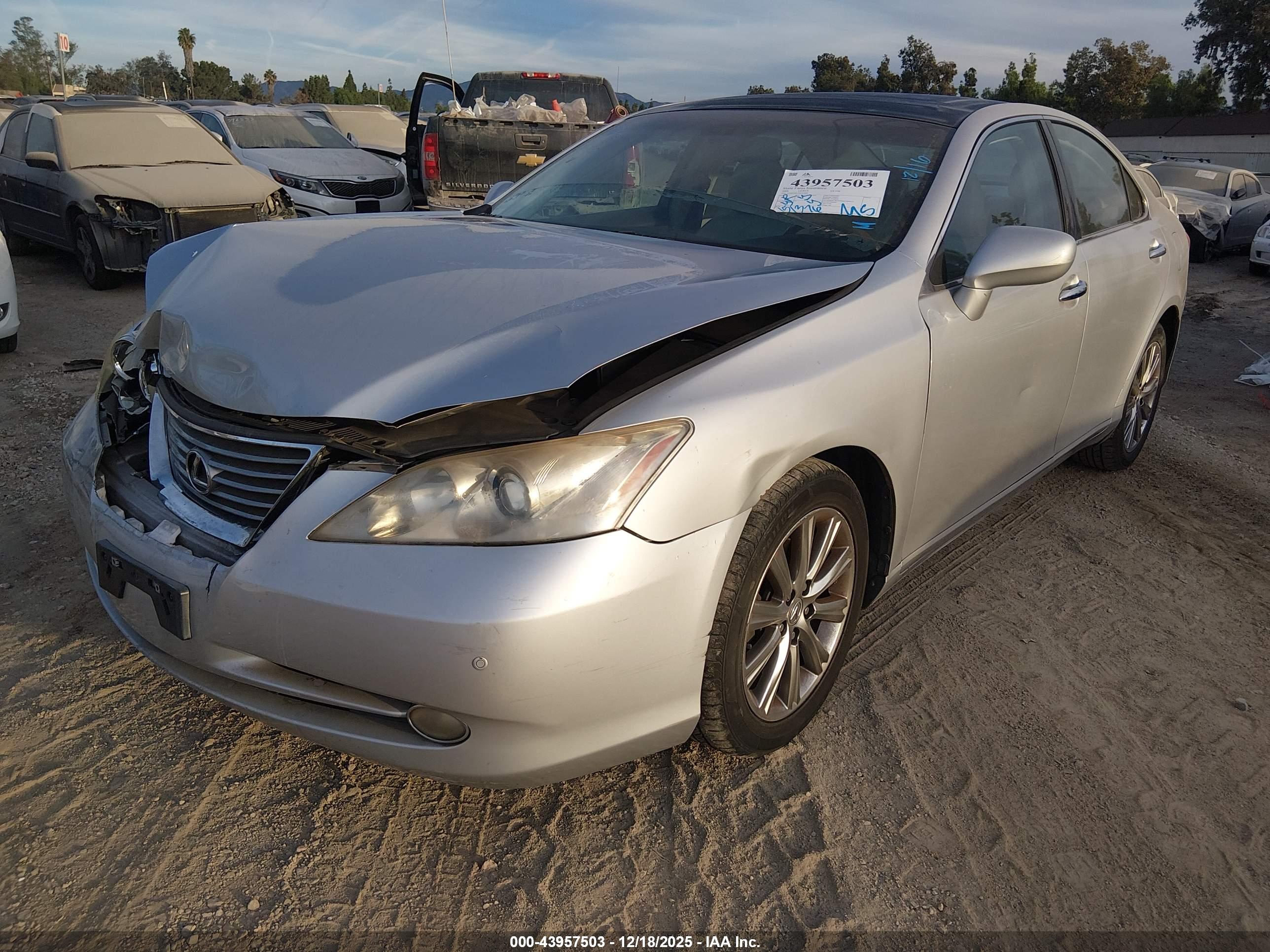 LEXUS ES image 2