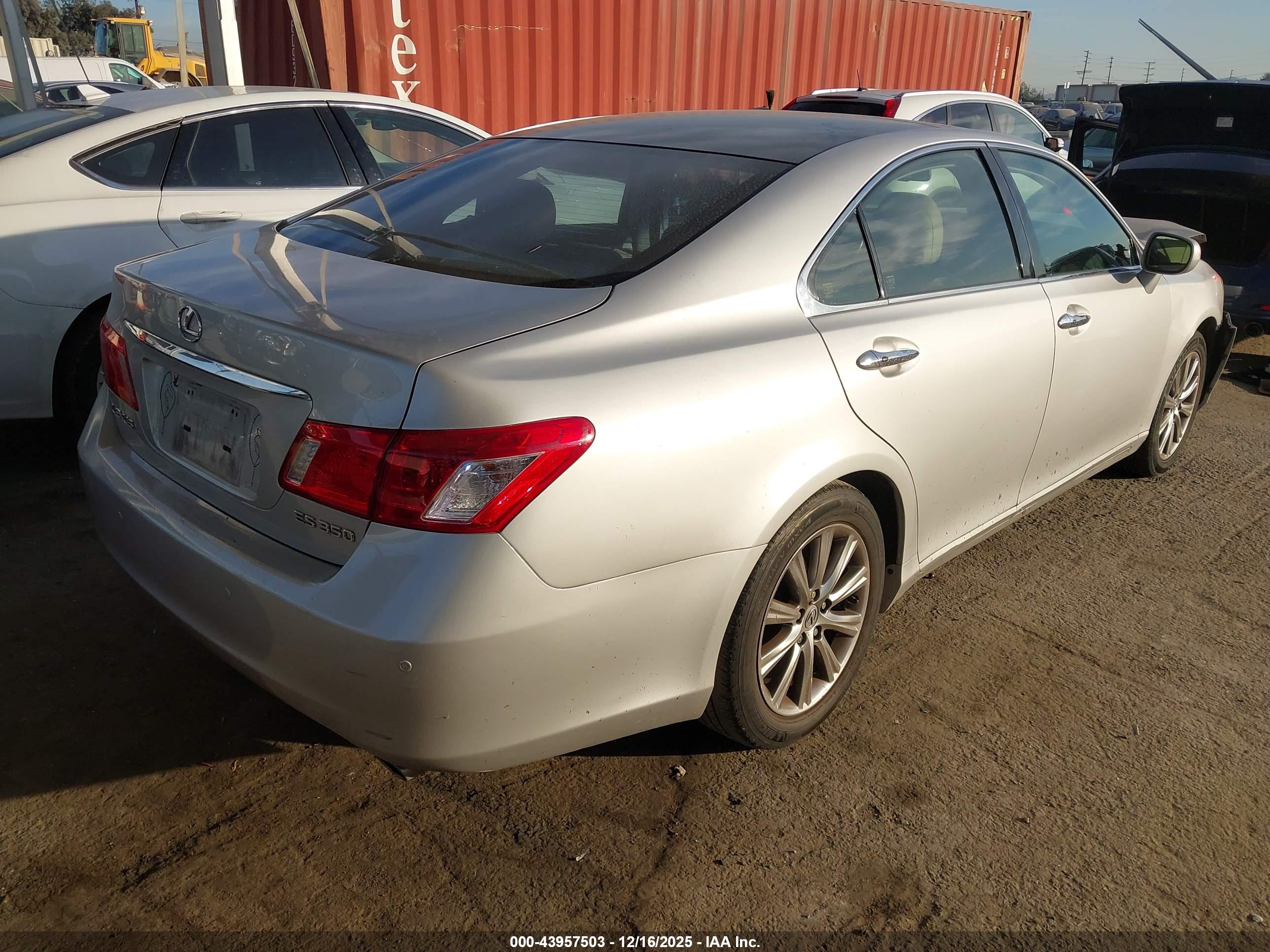 LEXUS ES image 4