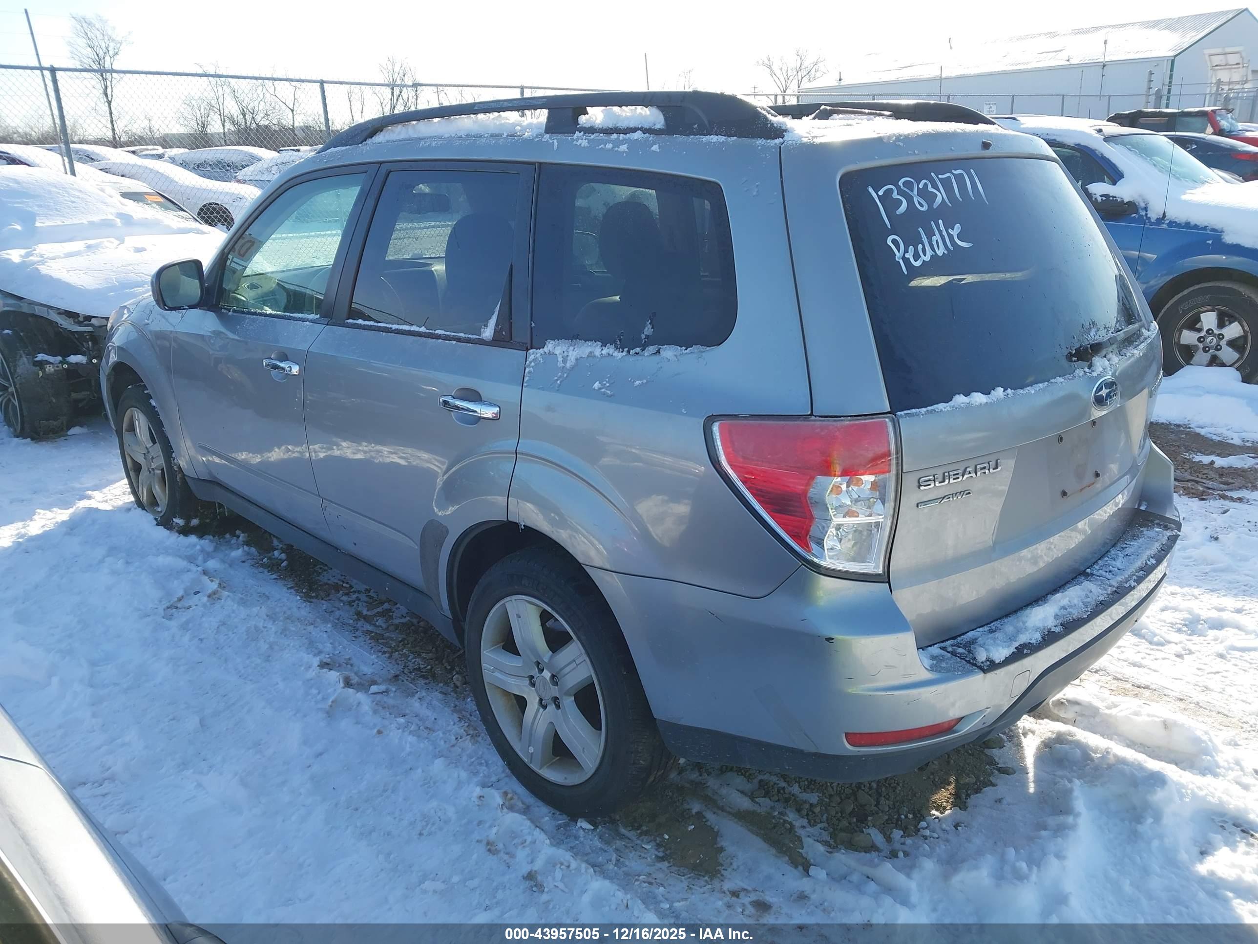 SUBARU FORESTER image 3