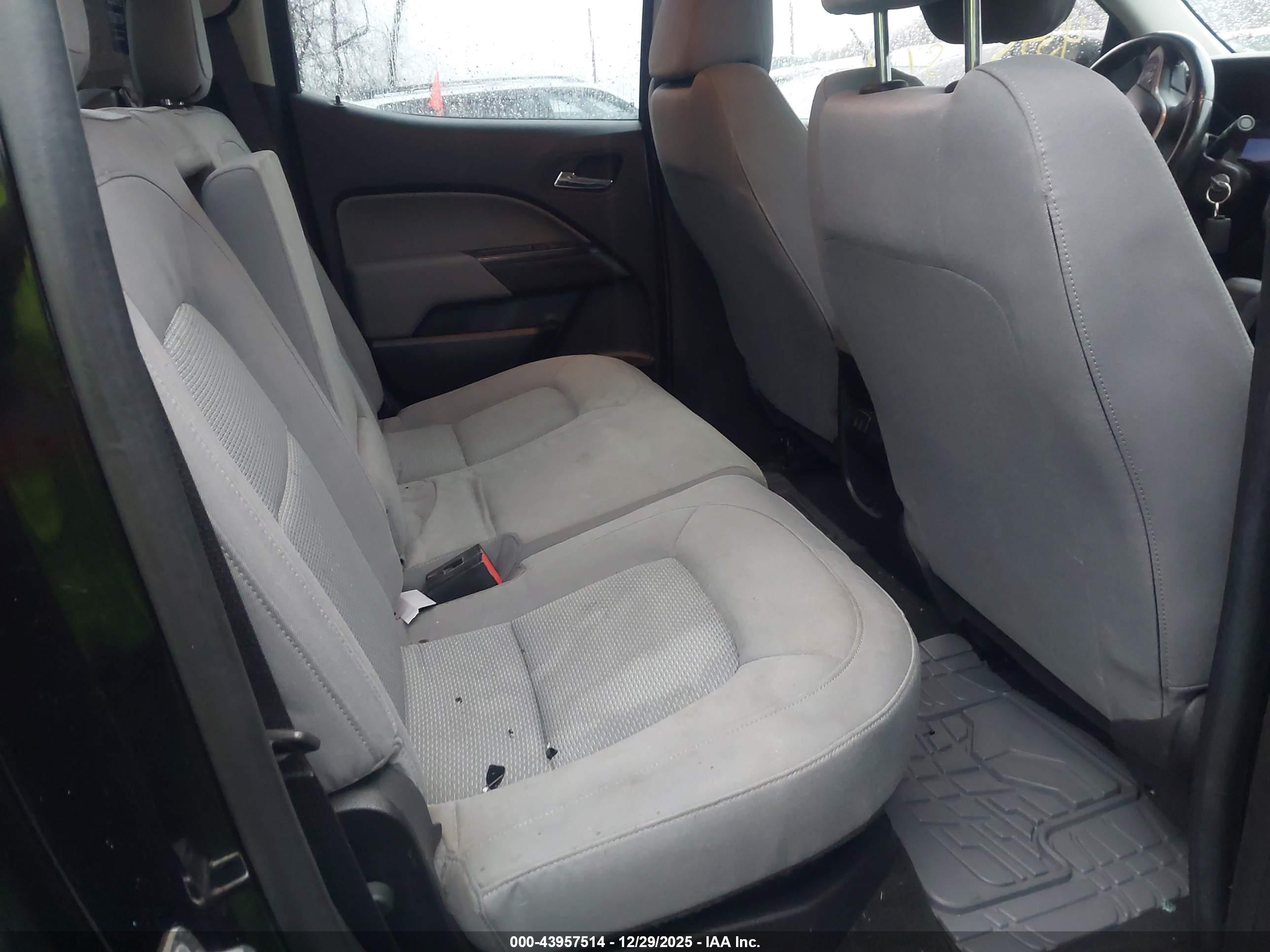 CHEVROLET COLORADO image 8