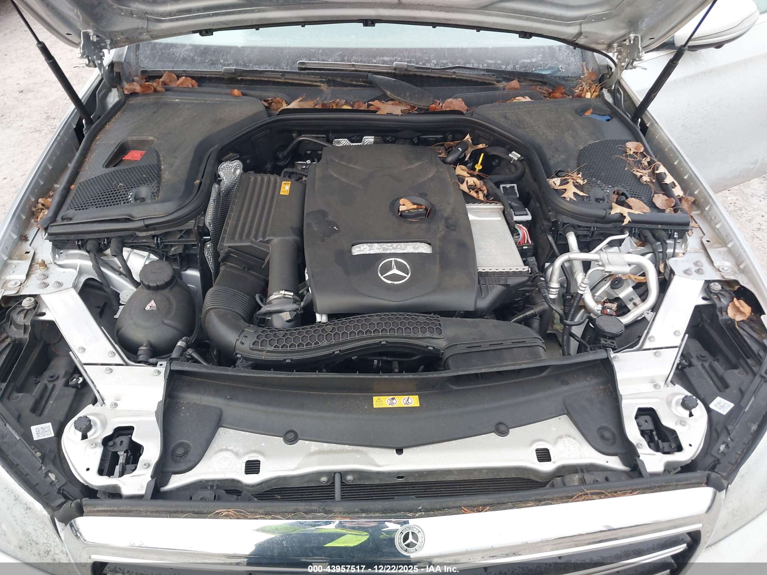 MERCEDES-BENZ E image 10