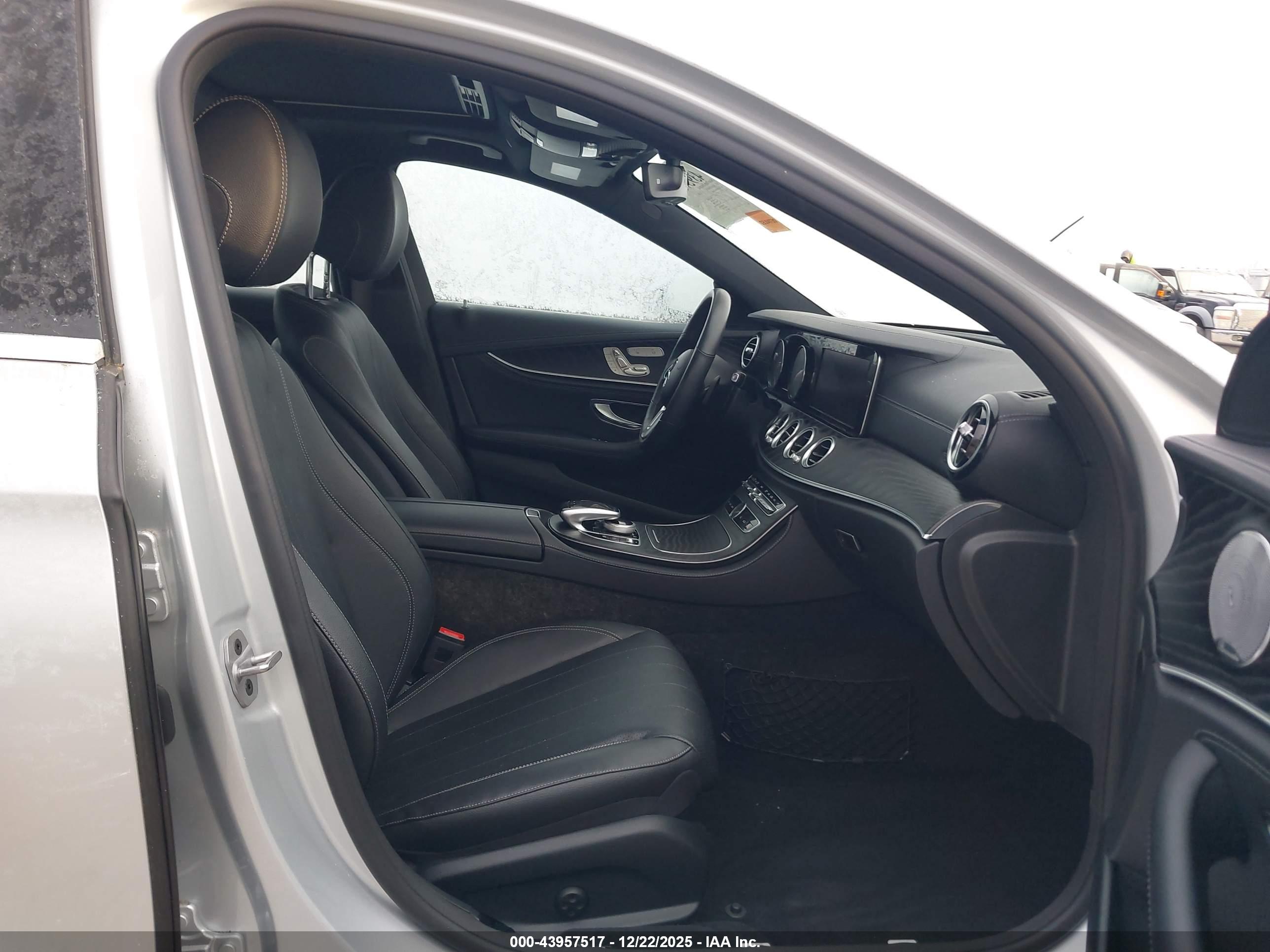 MERCEDES-BENZ E image 5