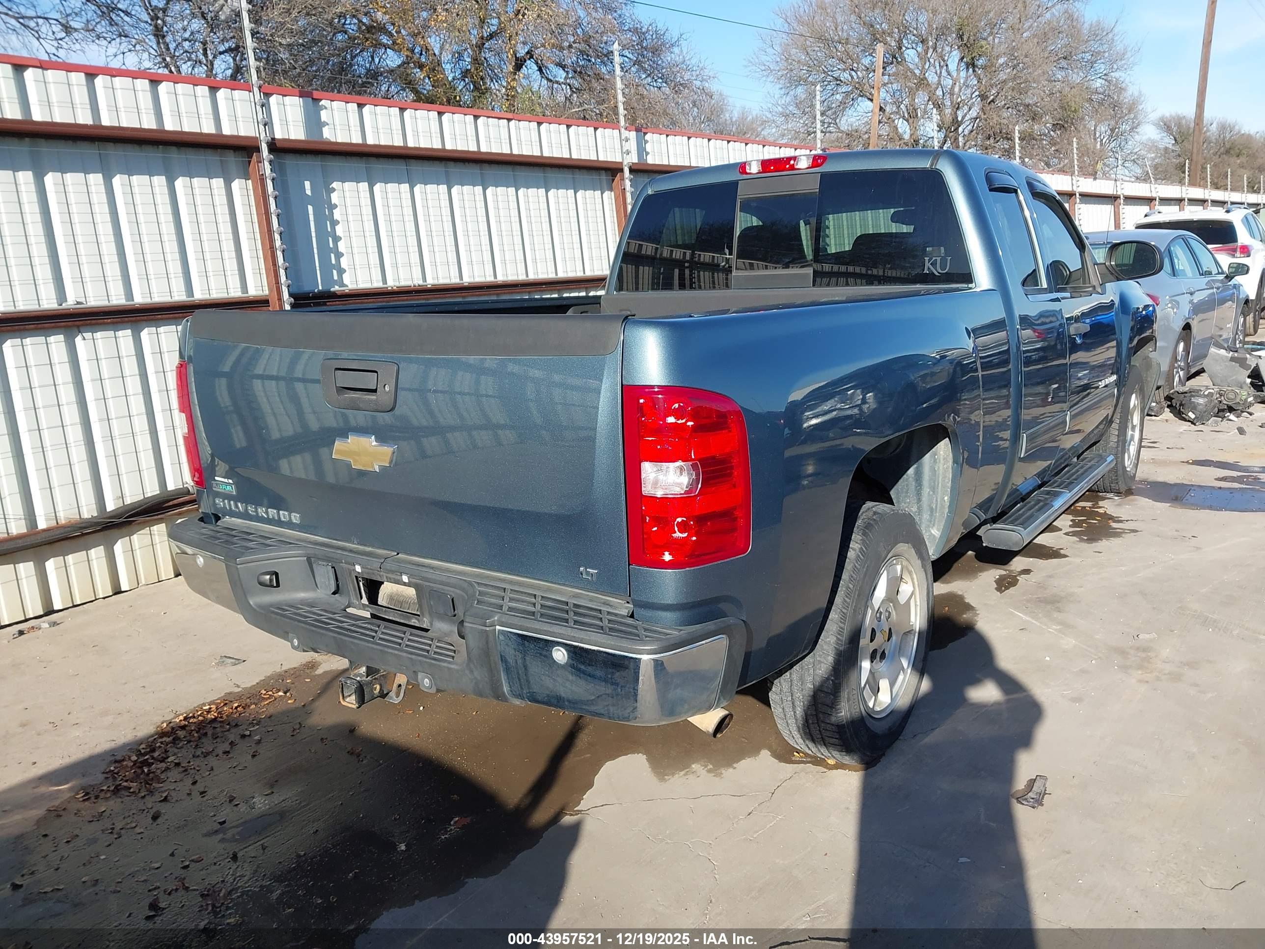 CHEVROLET SILVERADO image 4