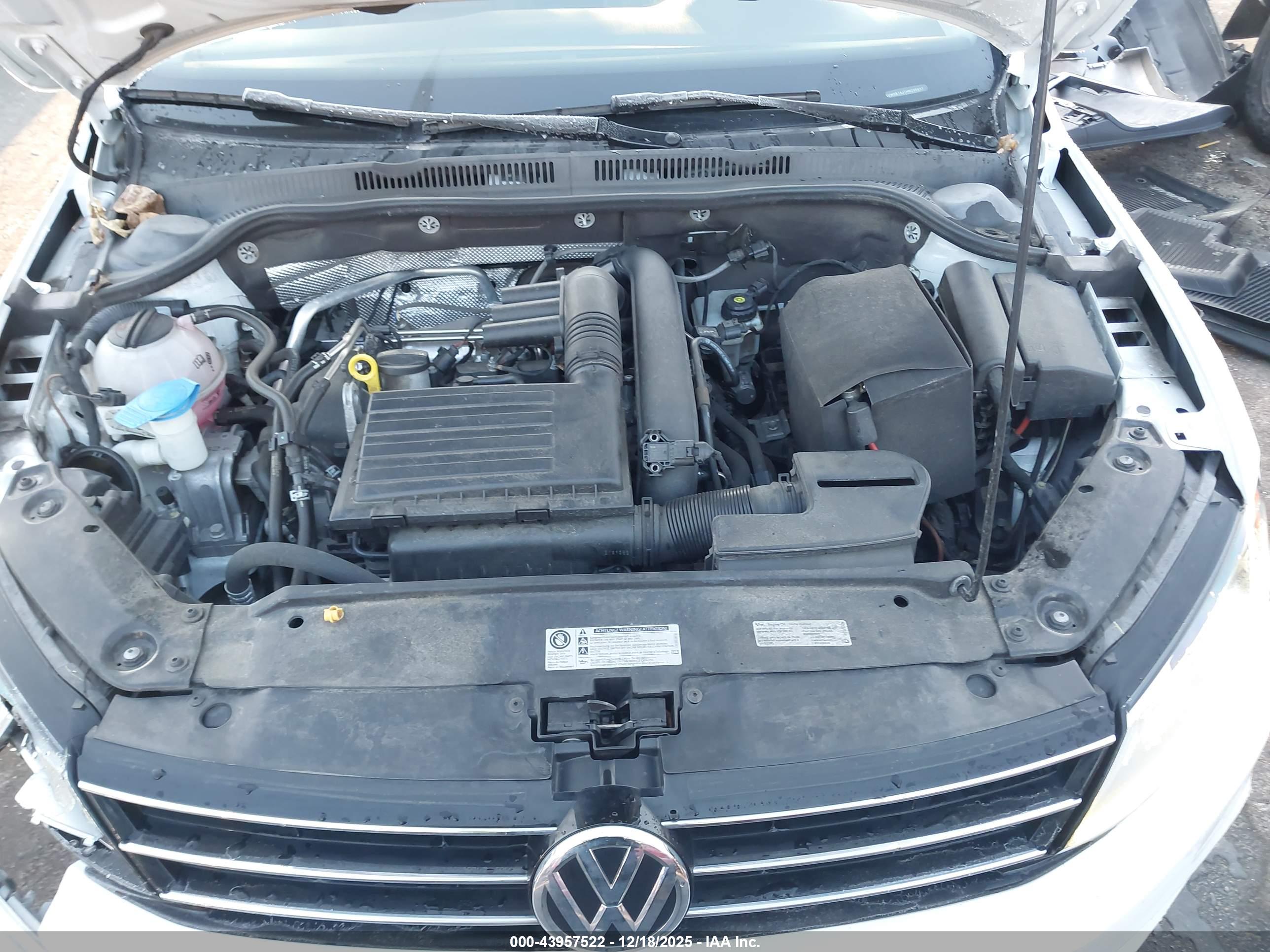 VOLKSWAGEN JETTA image 10
