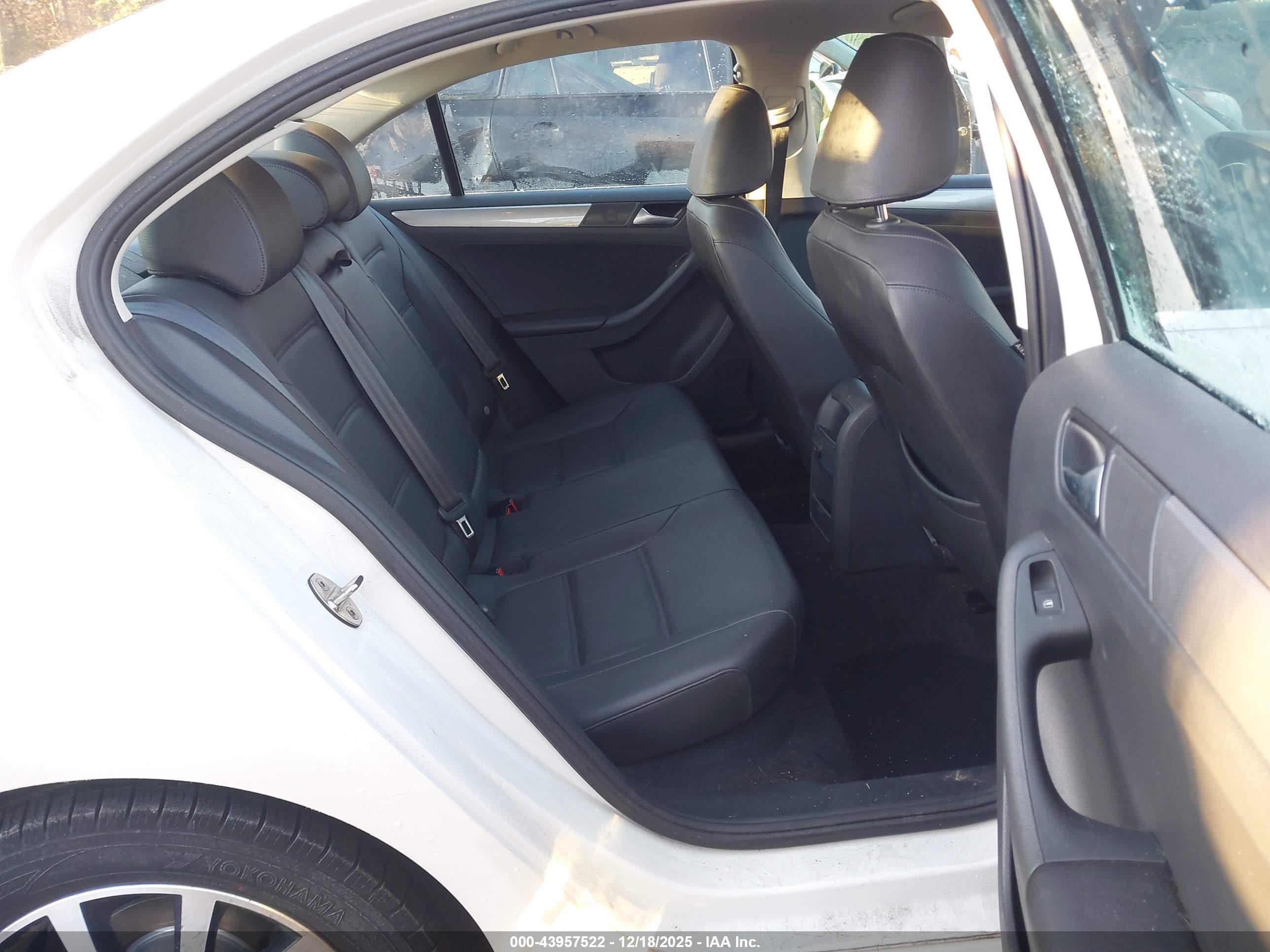 VOLKSWAGEN JETTA image 8
