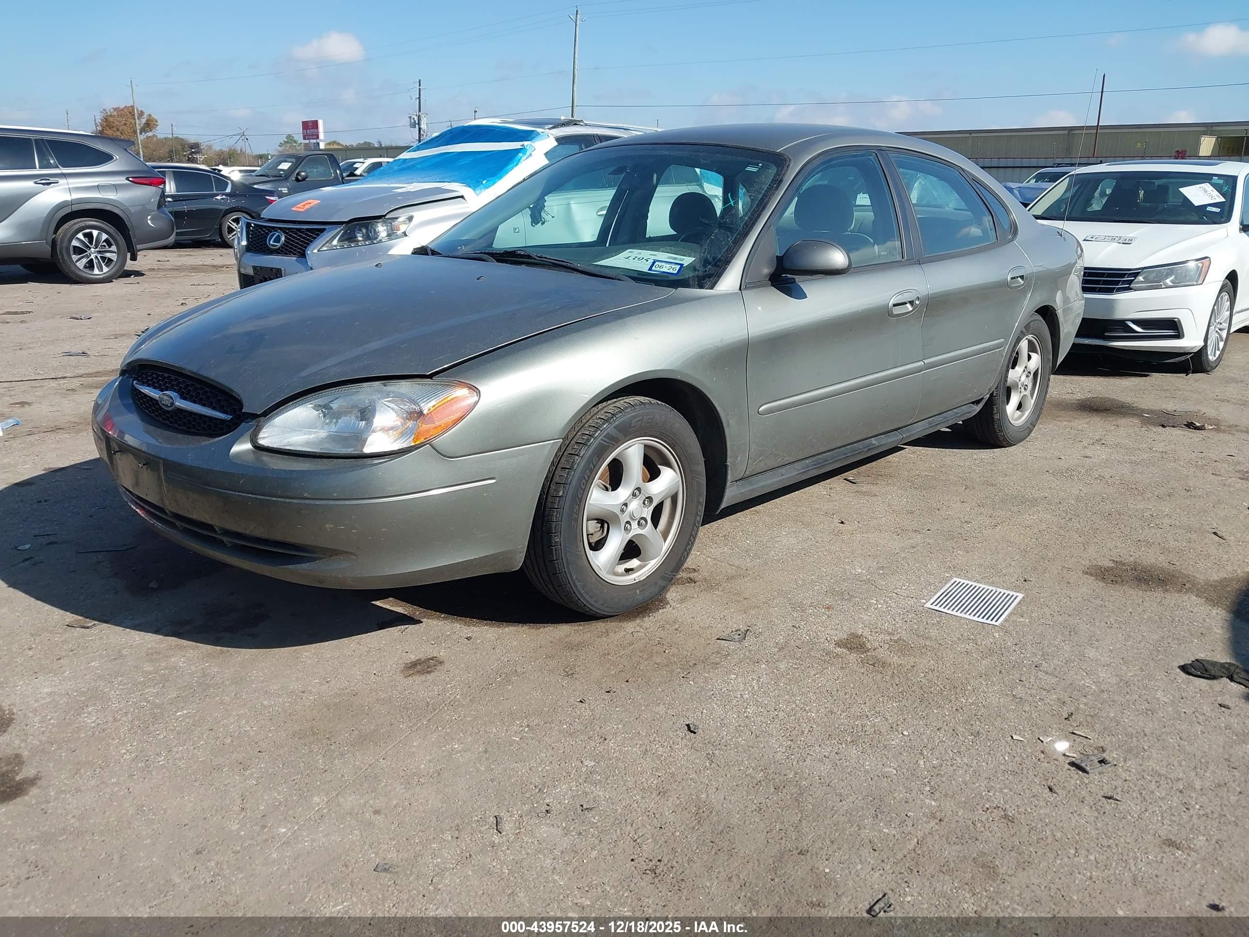 FORD TAURUS image 2