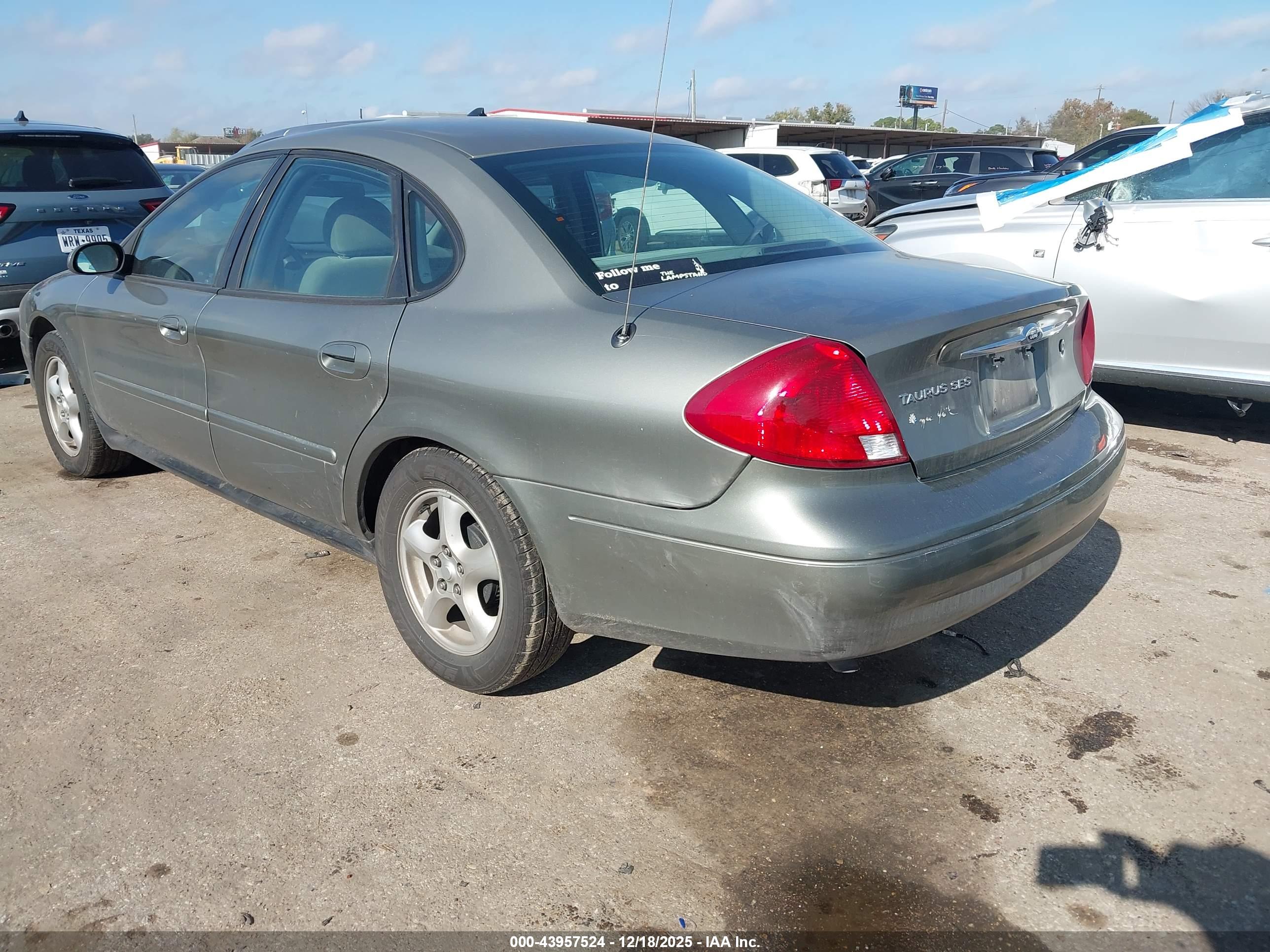 FORD TAURUS image 3
