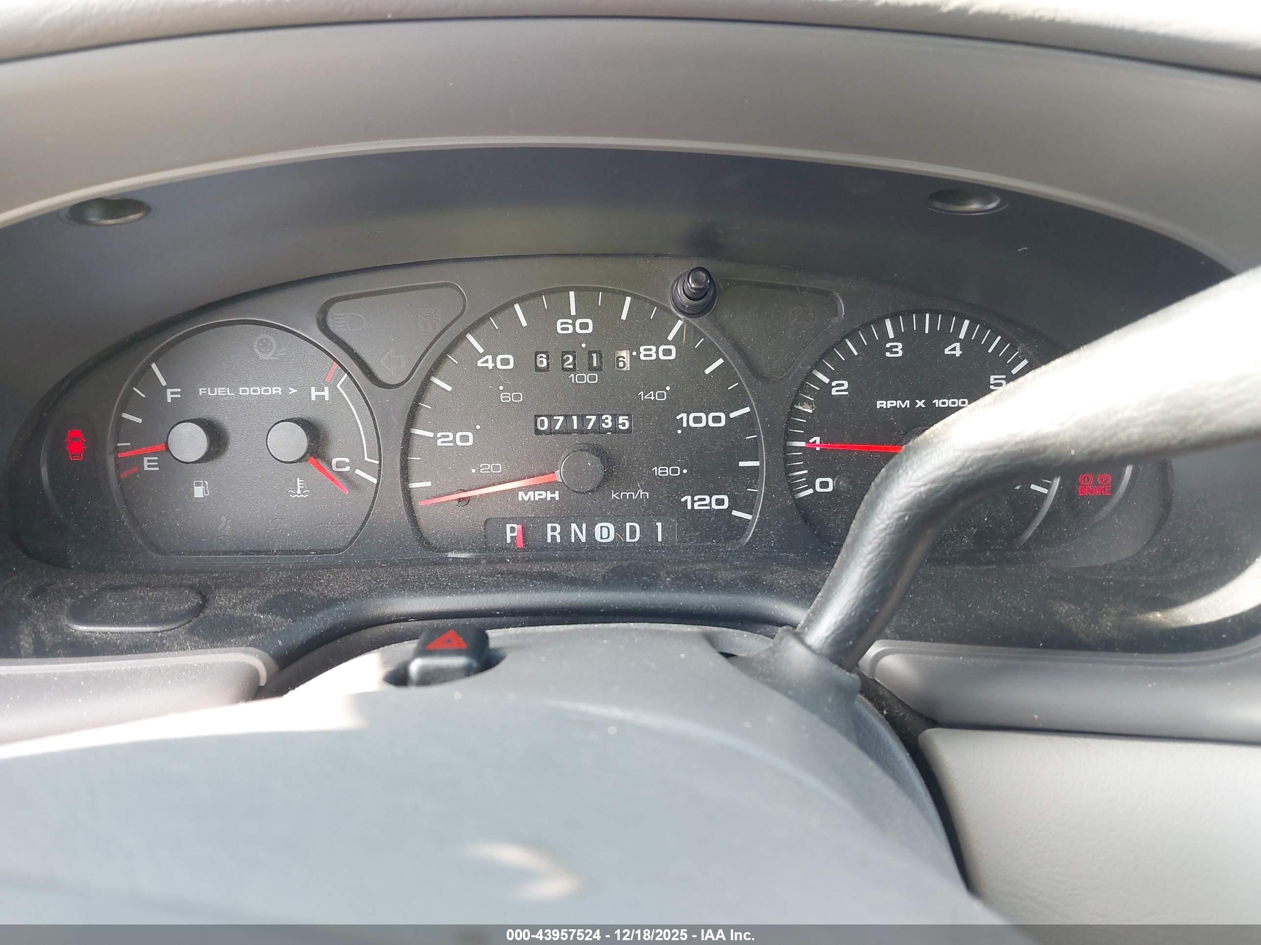 FORD TAURUS image 7