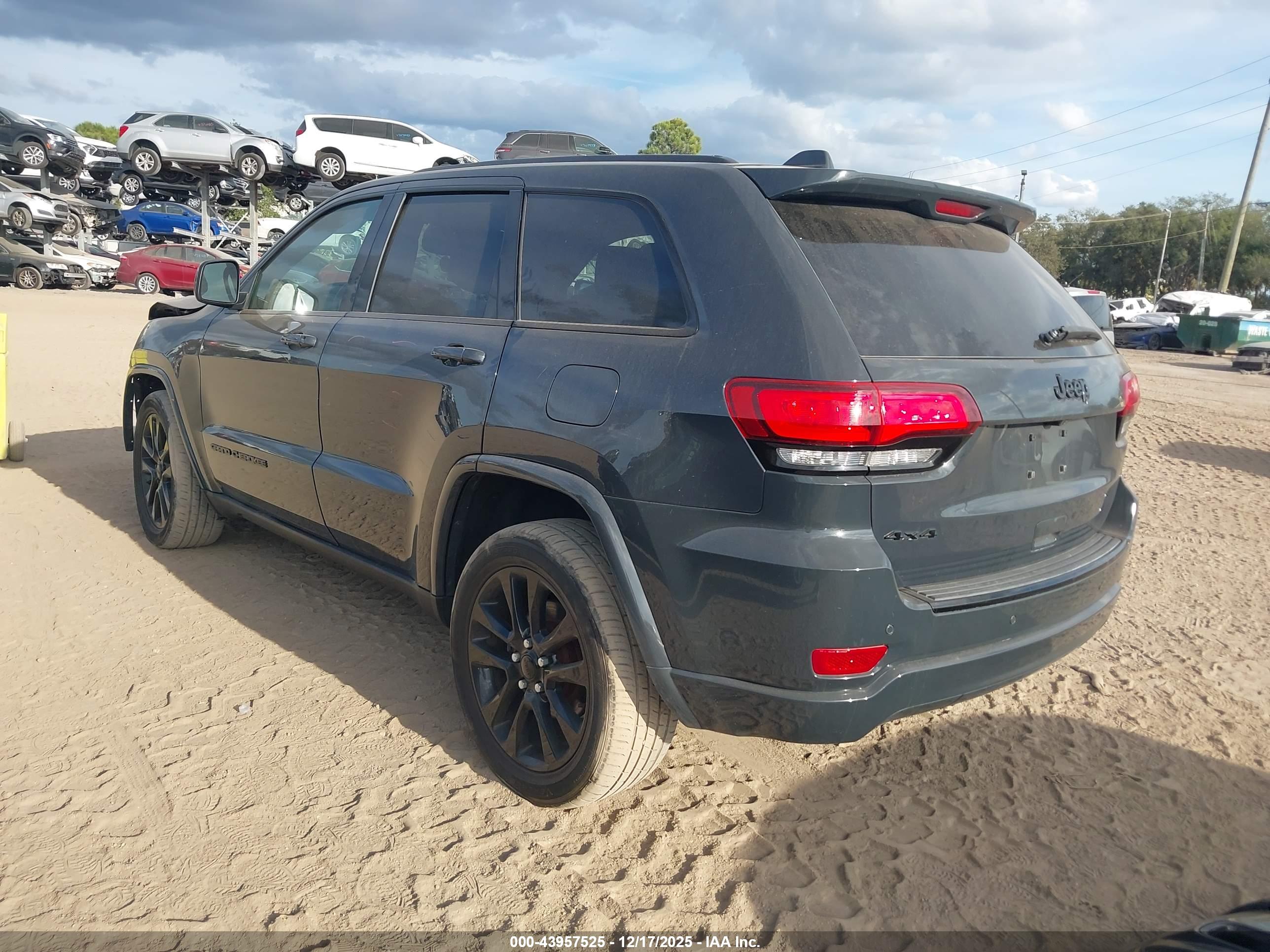 JEEP GRAND image 3