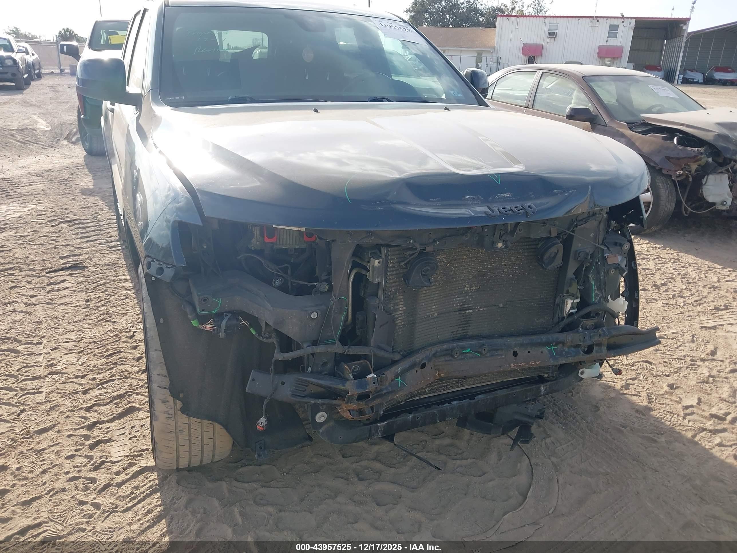 JEEP GRAND image 6