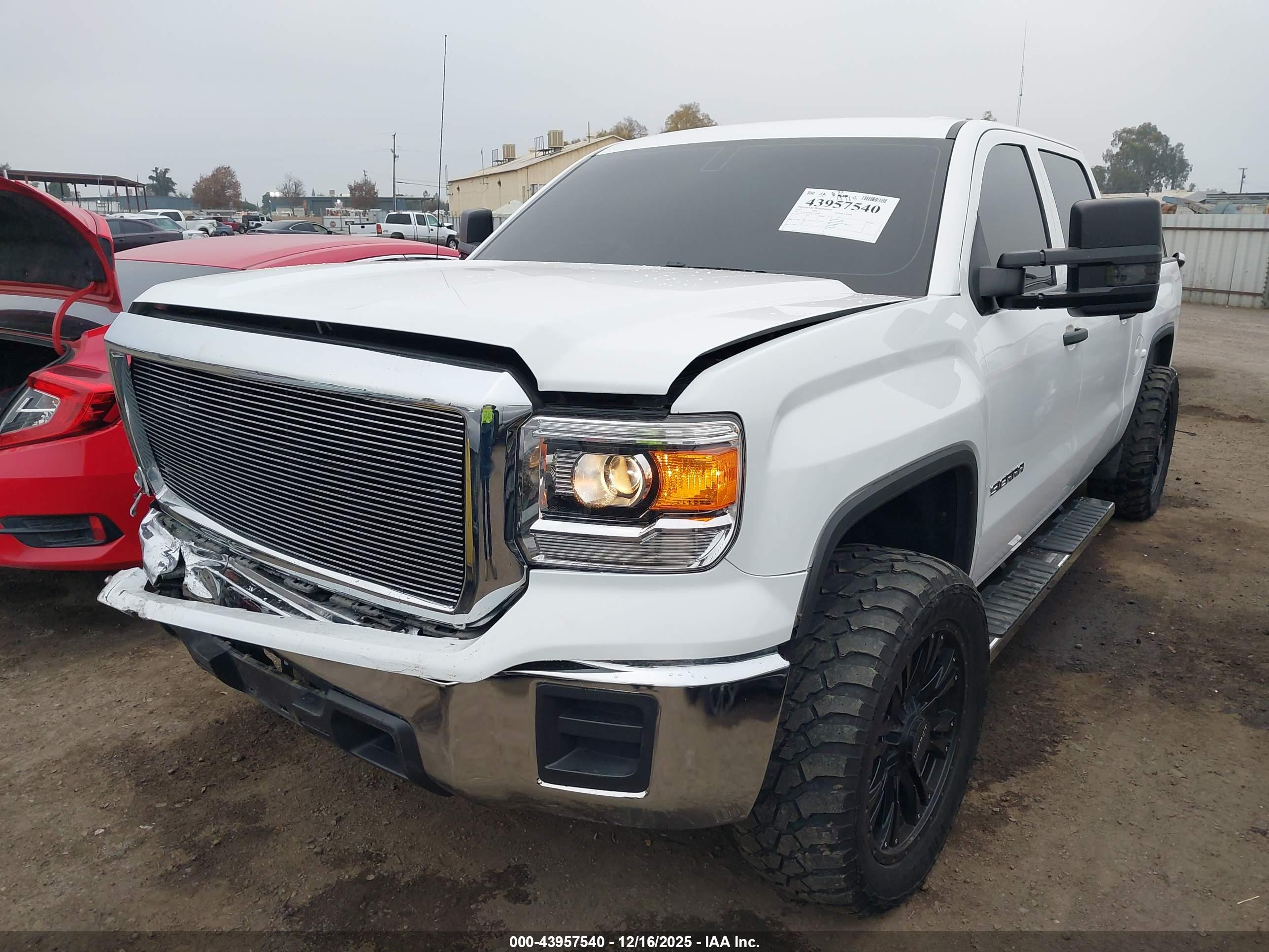 GMC SIERRA image 2