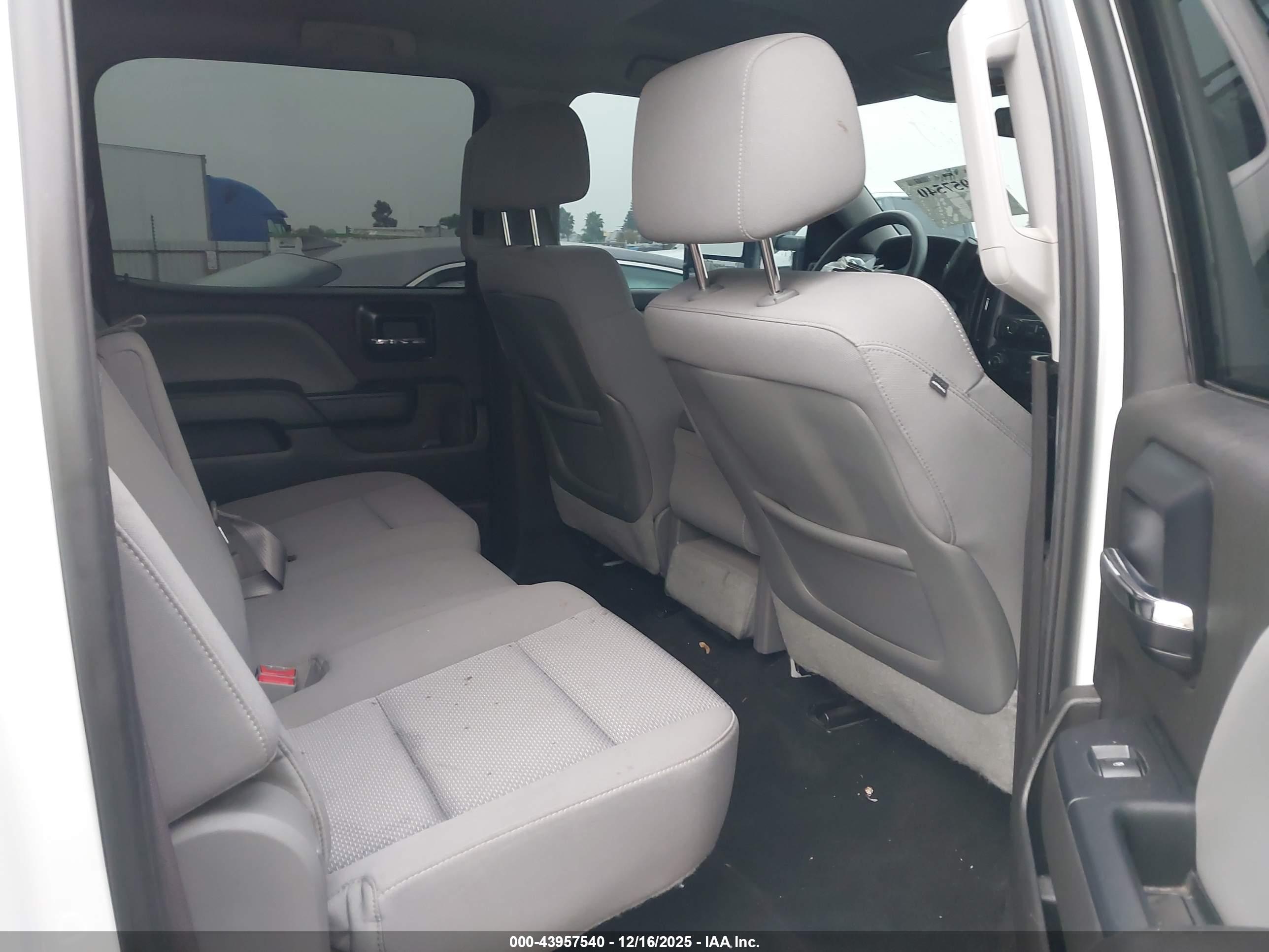 GMC SIERRA image 8