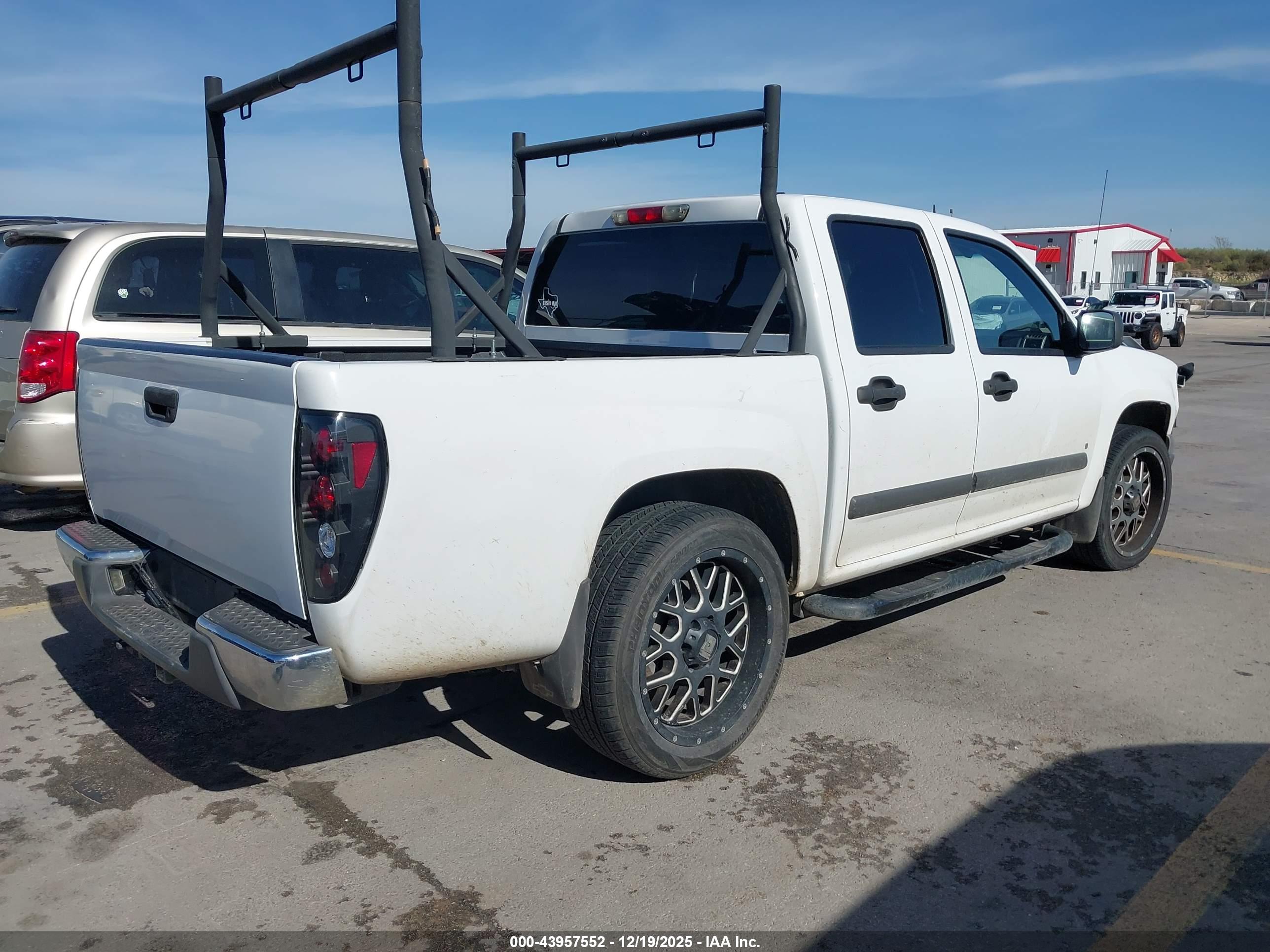 CHEVROLET COLORADO image 4