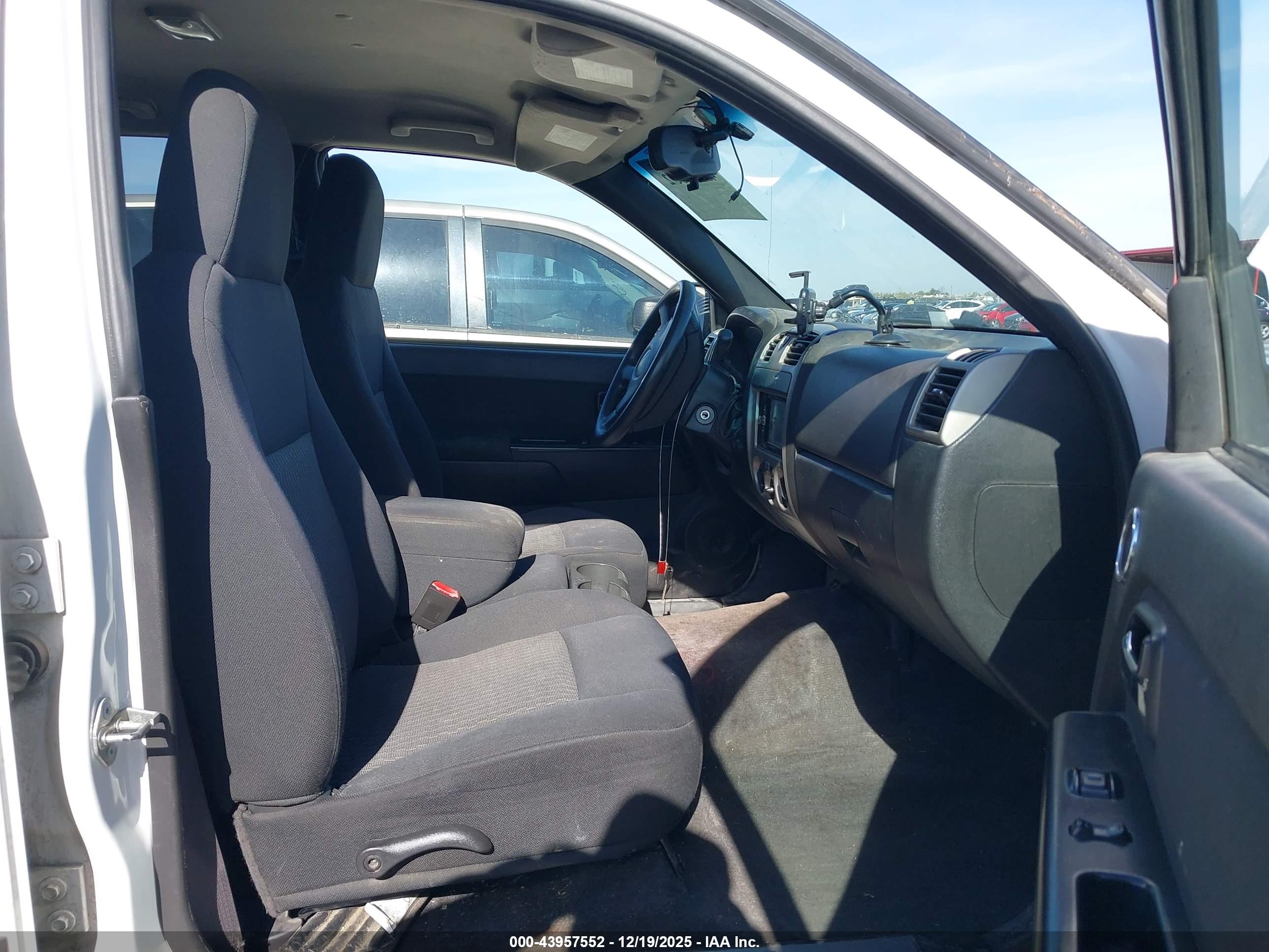 CHEVROLET COLORADO image 5