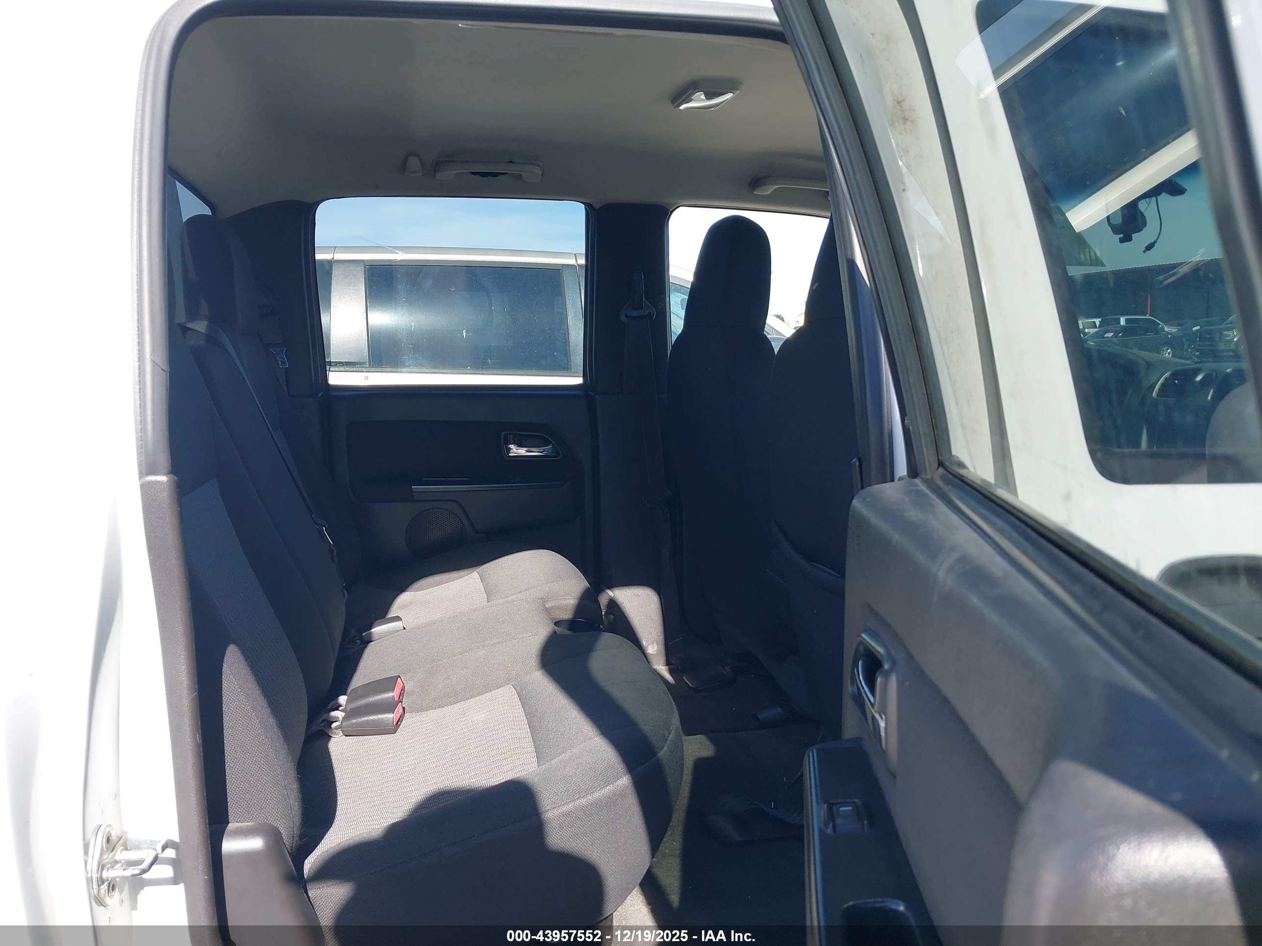CHEVROLET COLORADO image 8