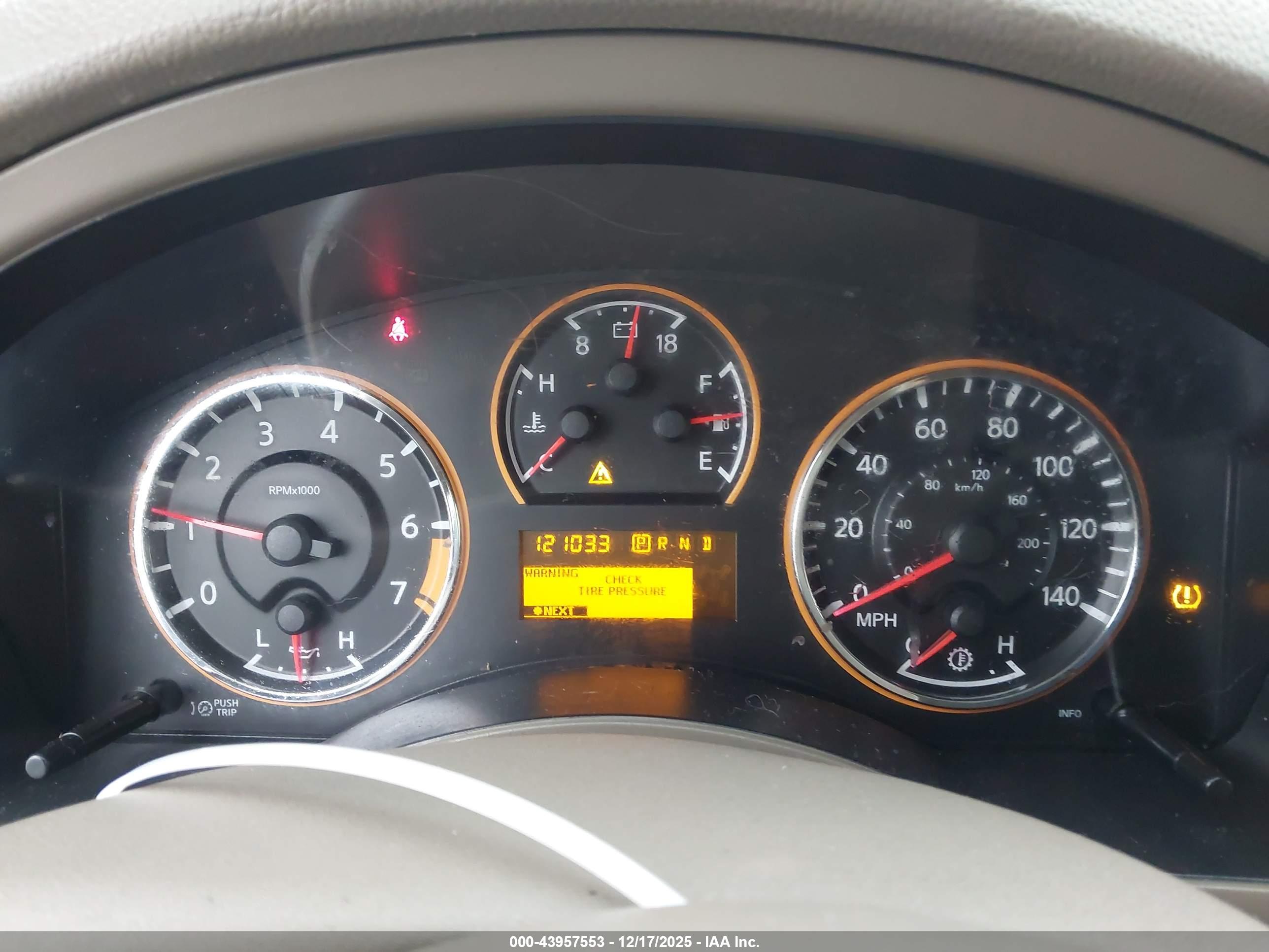 NISSAN ARMADA image 7