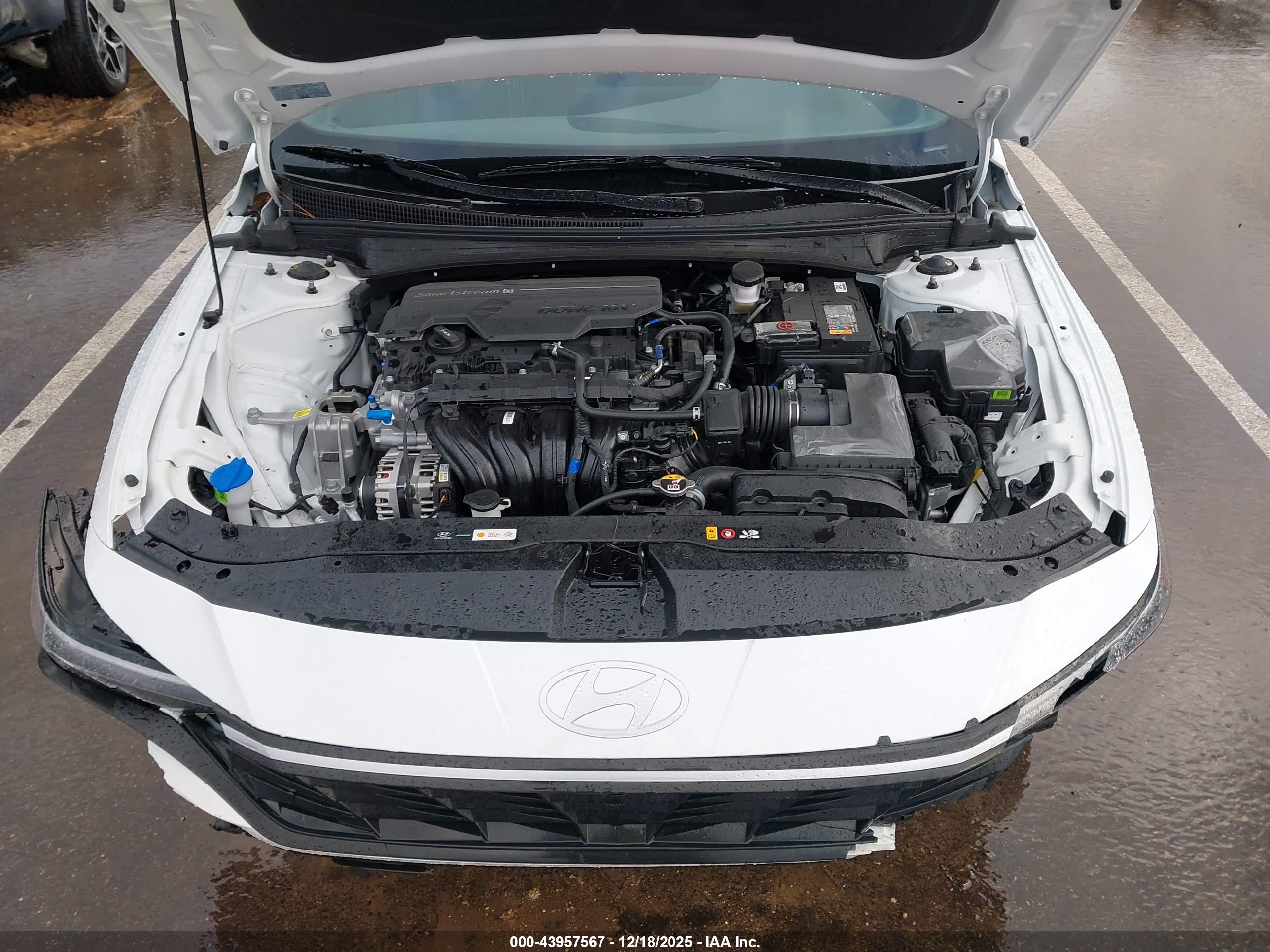 HYUNDAI ELANTRA image 10