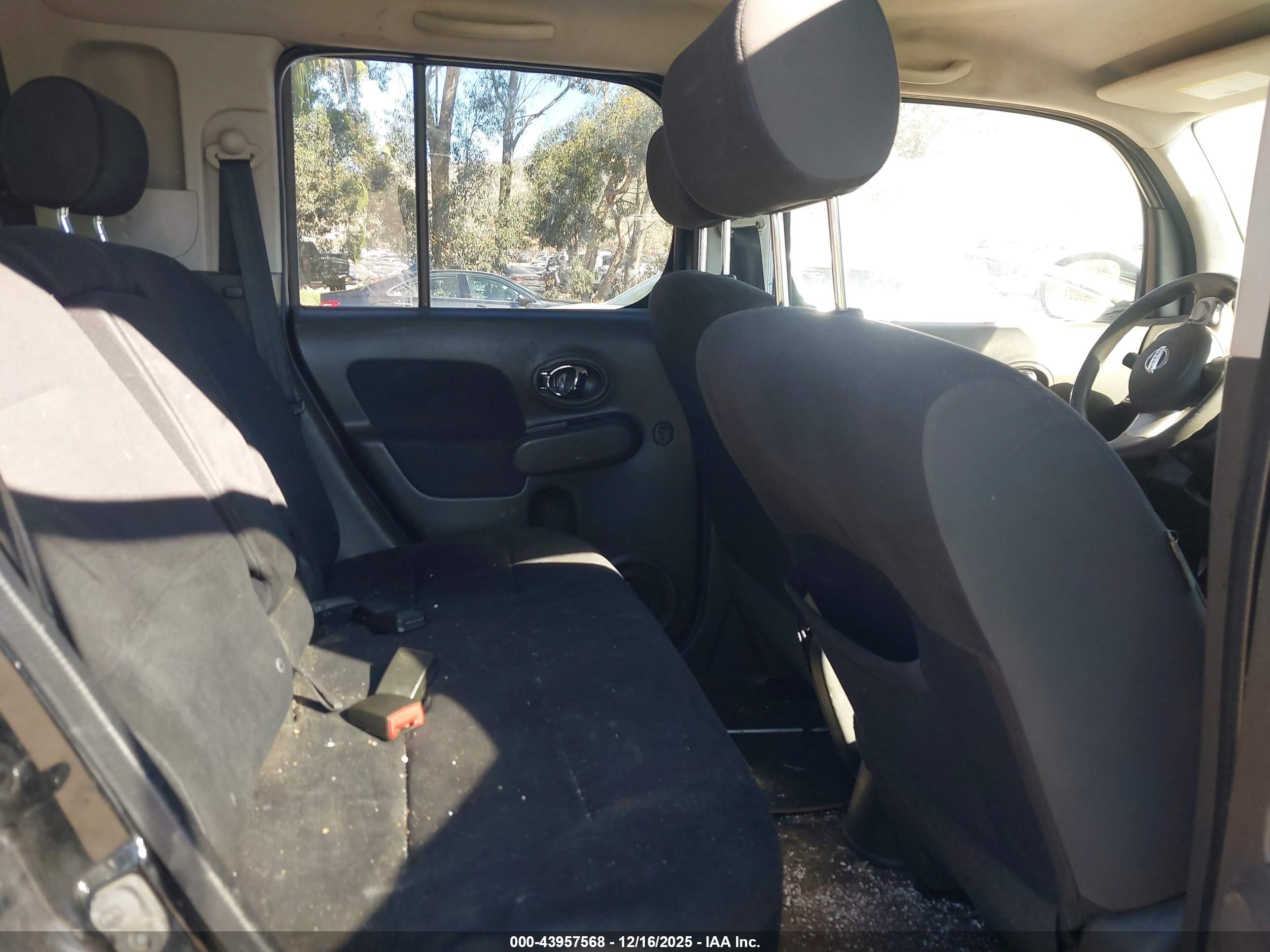 NISSAN CUBE image 8