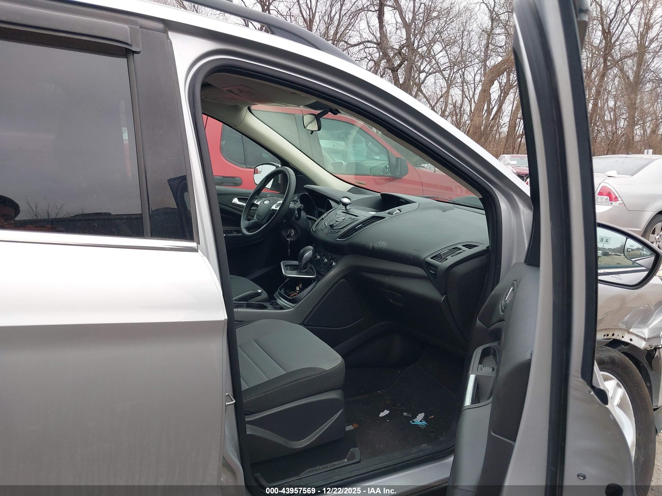 FORD ESCAPE image 5