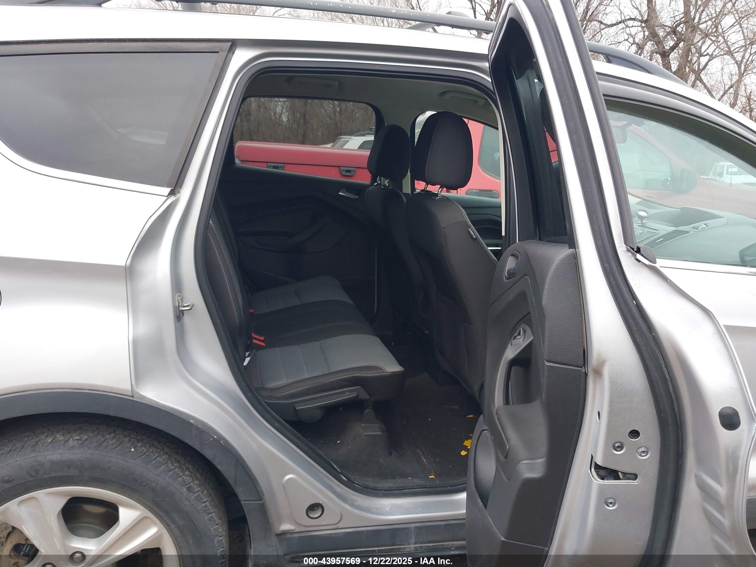 FORD ESCAPE image 8
