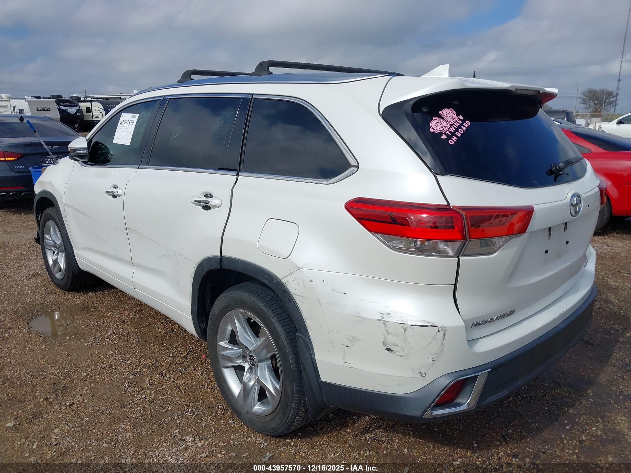 TOYOTA HIGHLANDER image 3