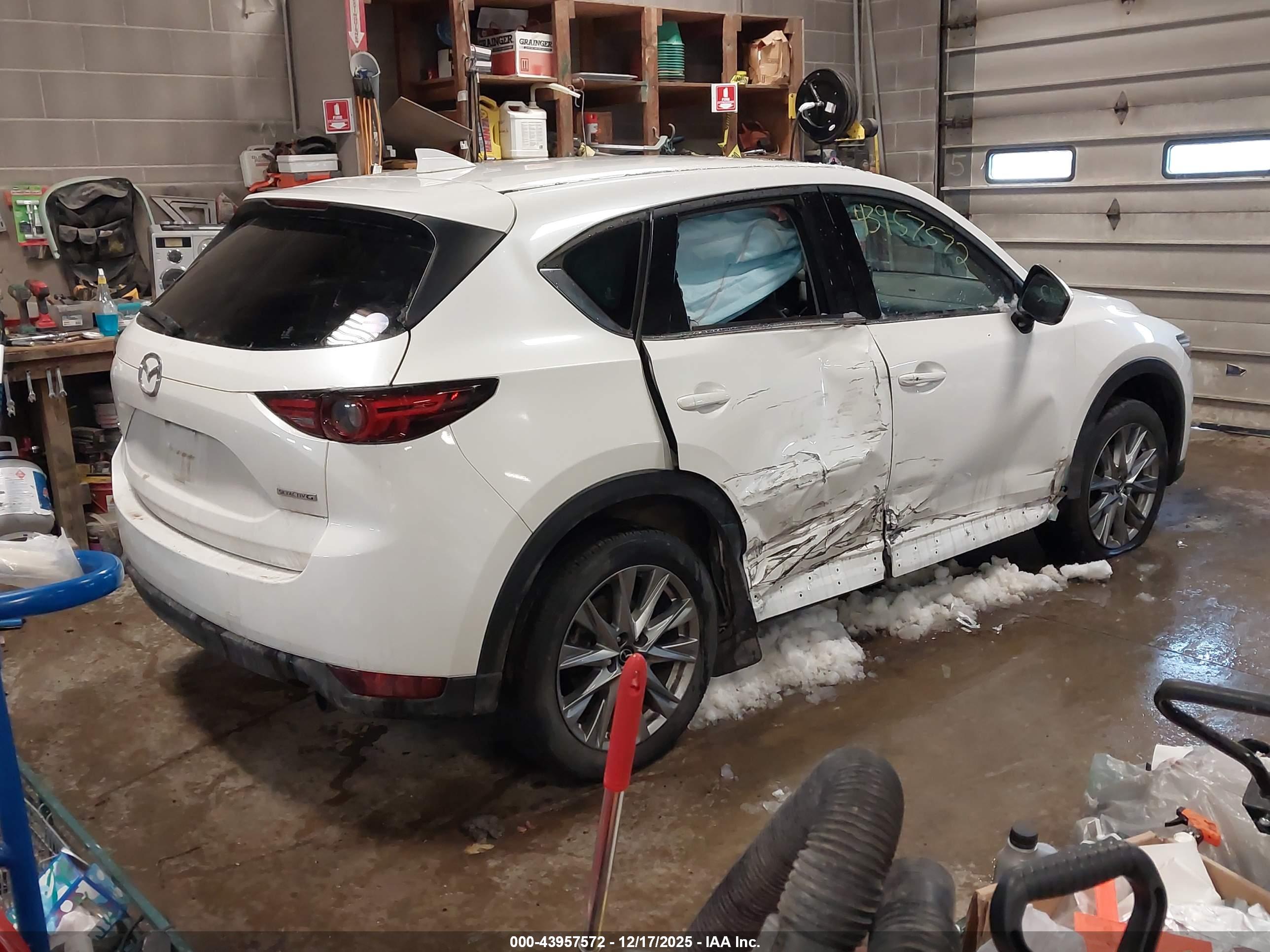 MAZDA CX-5 image 4