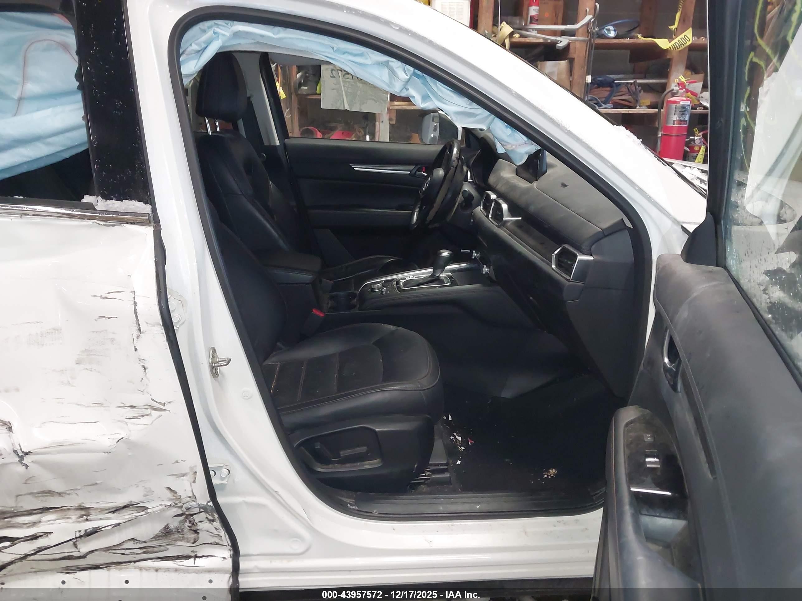 MAZDA CX-5 image 5
