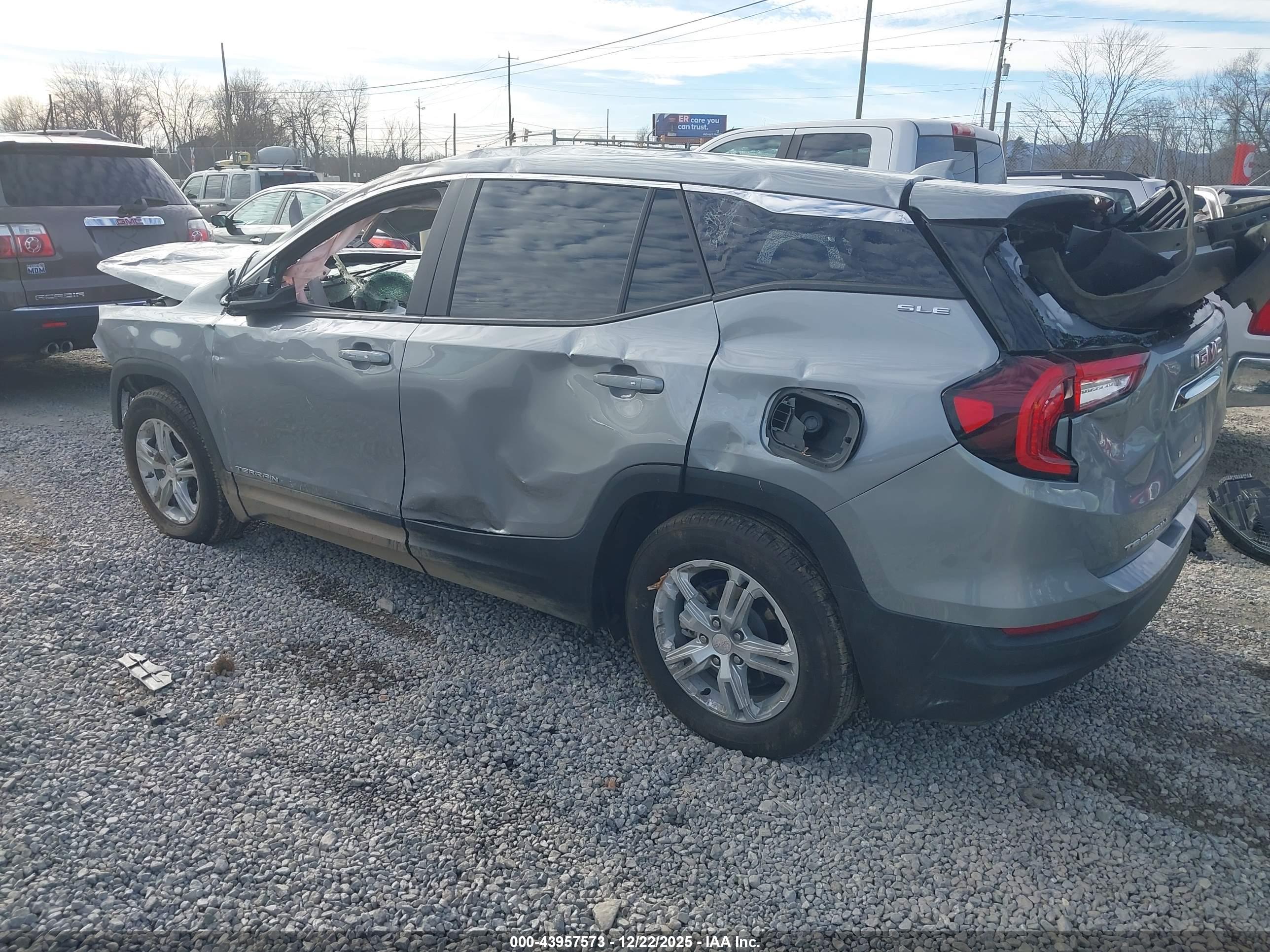 GMC TERRAIN image 3