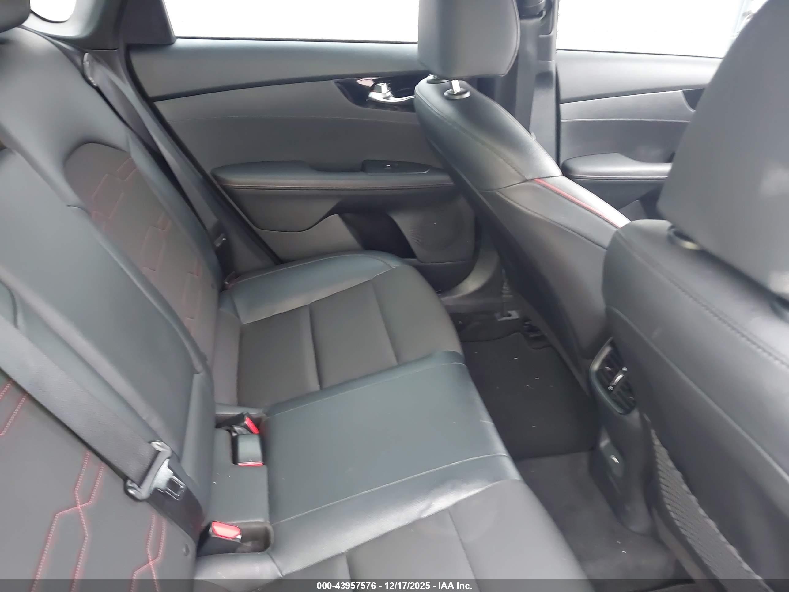 KIA FORTE image 8