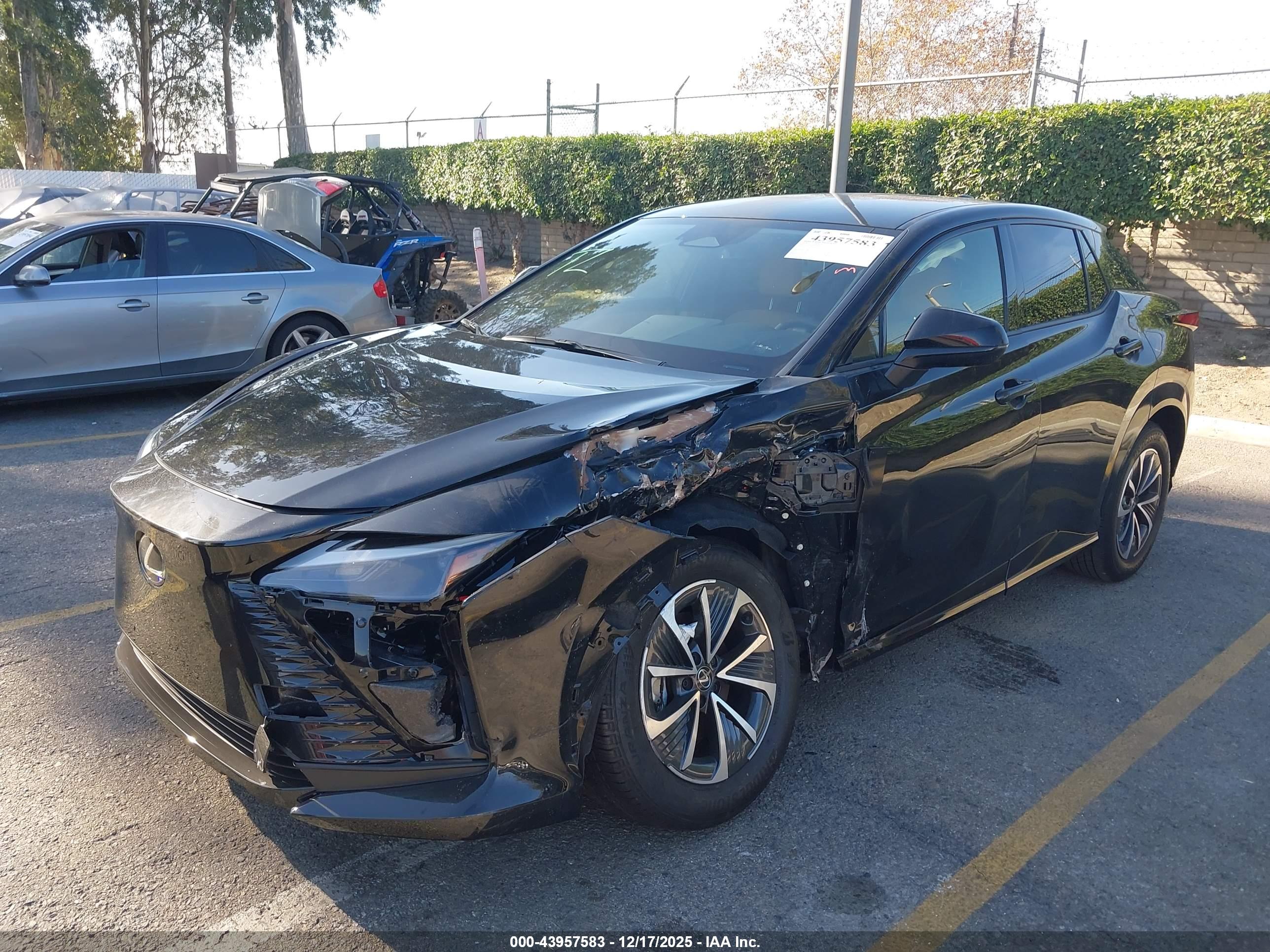 LEXUS RZ image 2