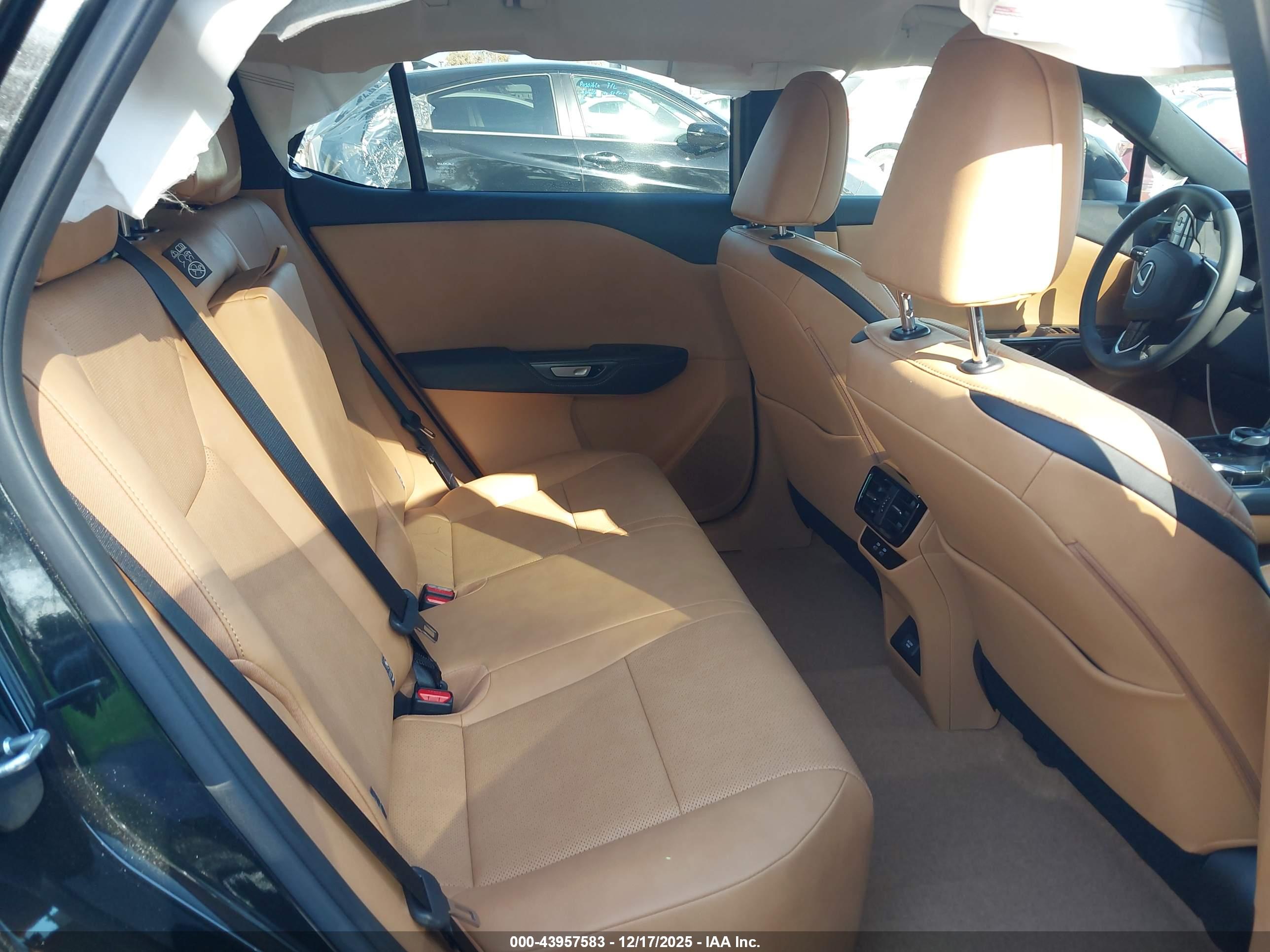 LEXUS RZ image 8