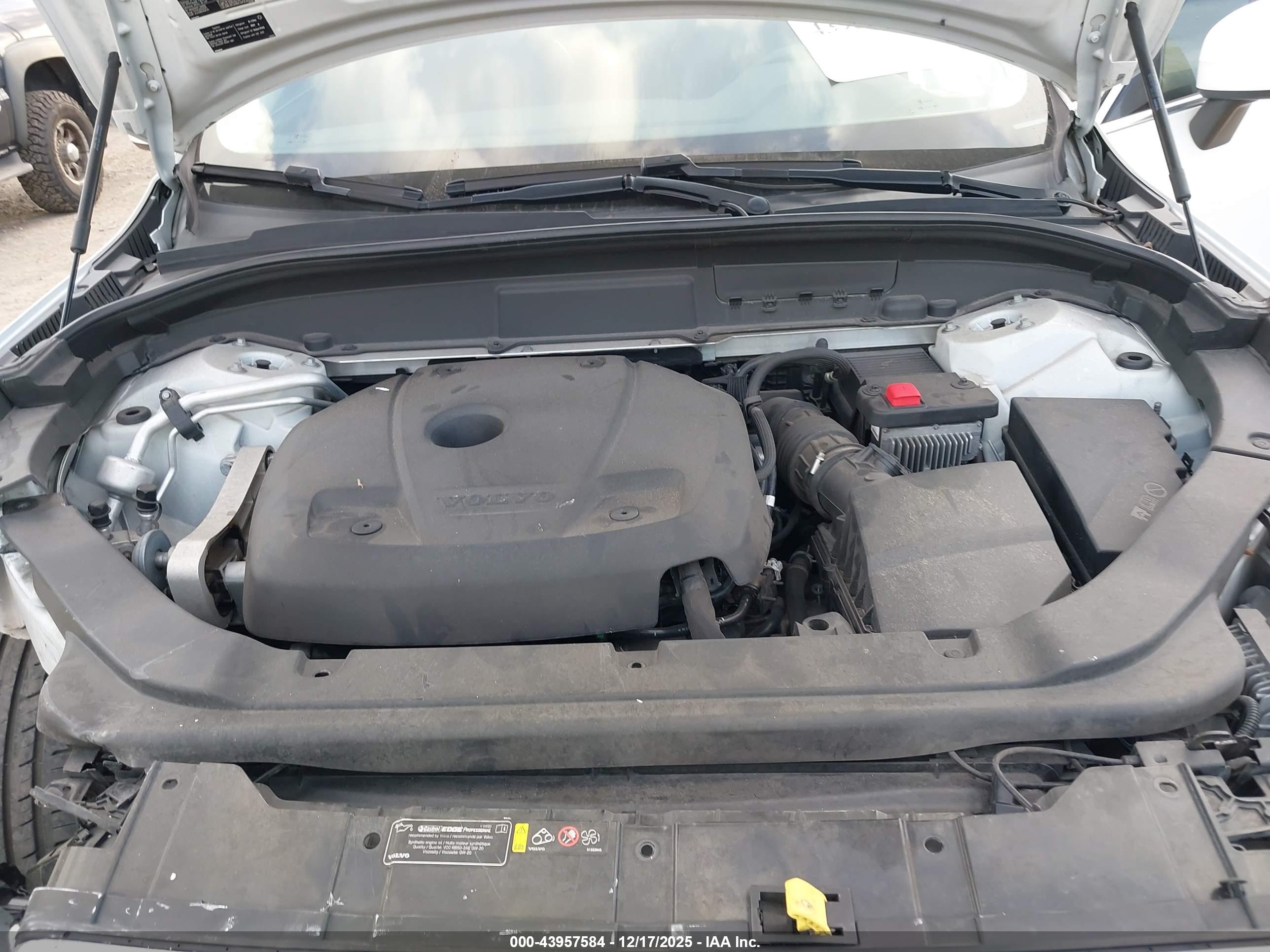 VOLVO XC60 image 10