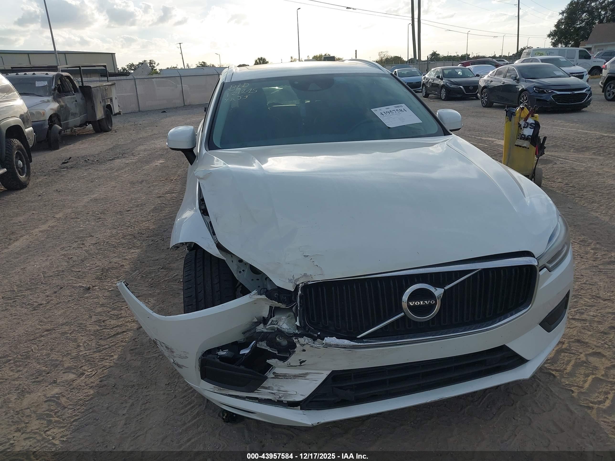 VOLVO XC60 image 6