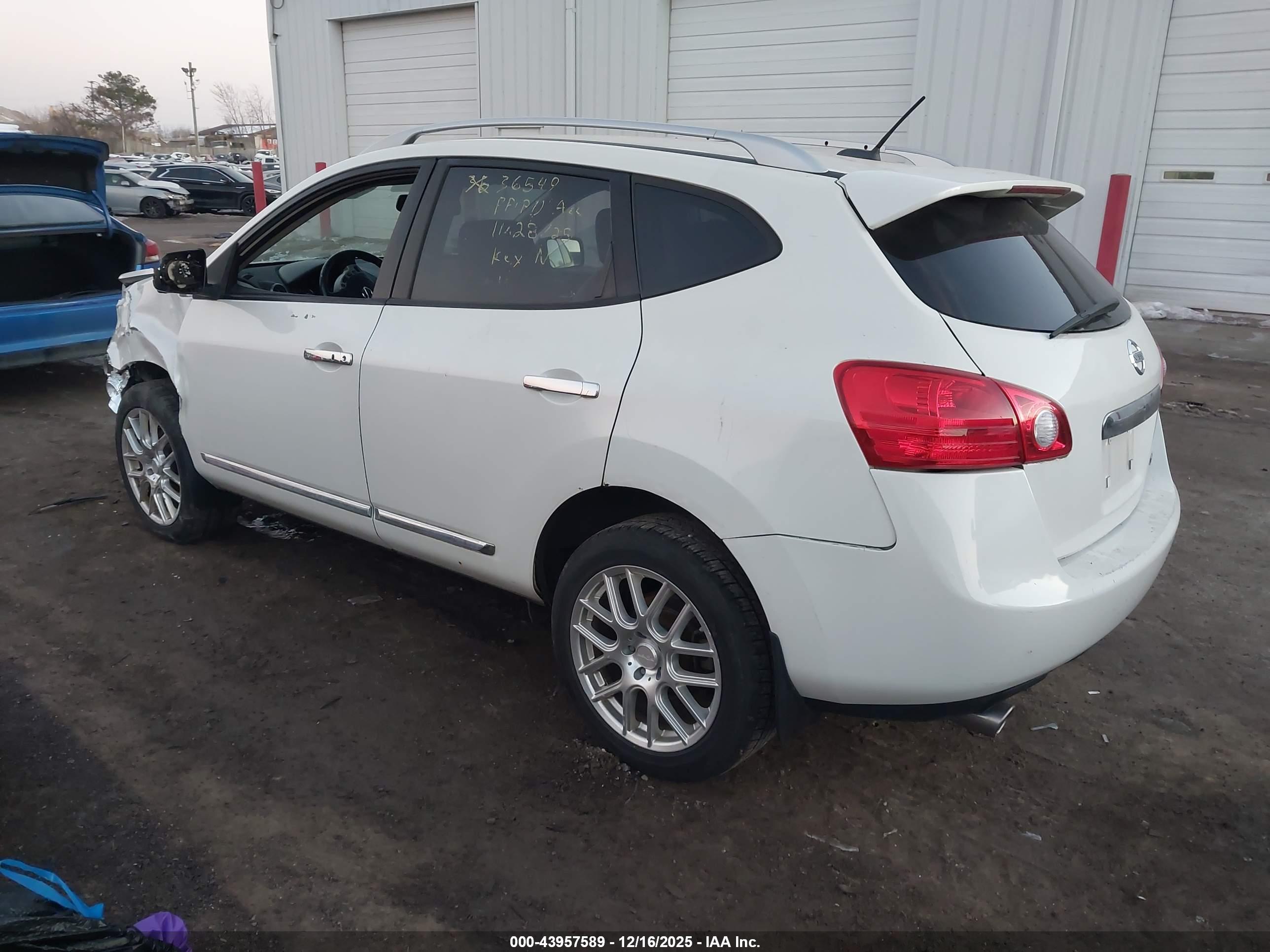 NISSAN ROGUE image 3