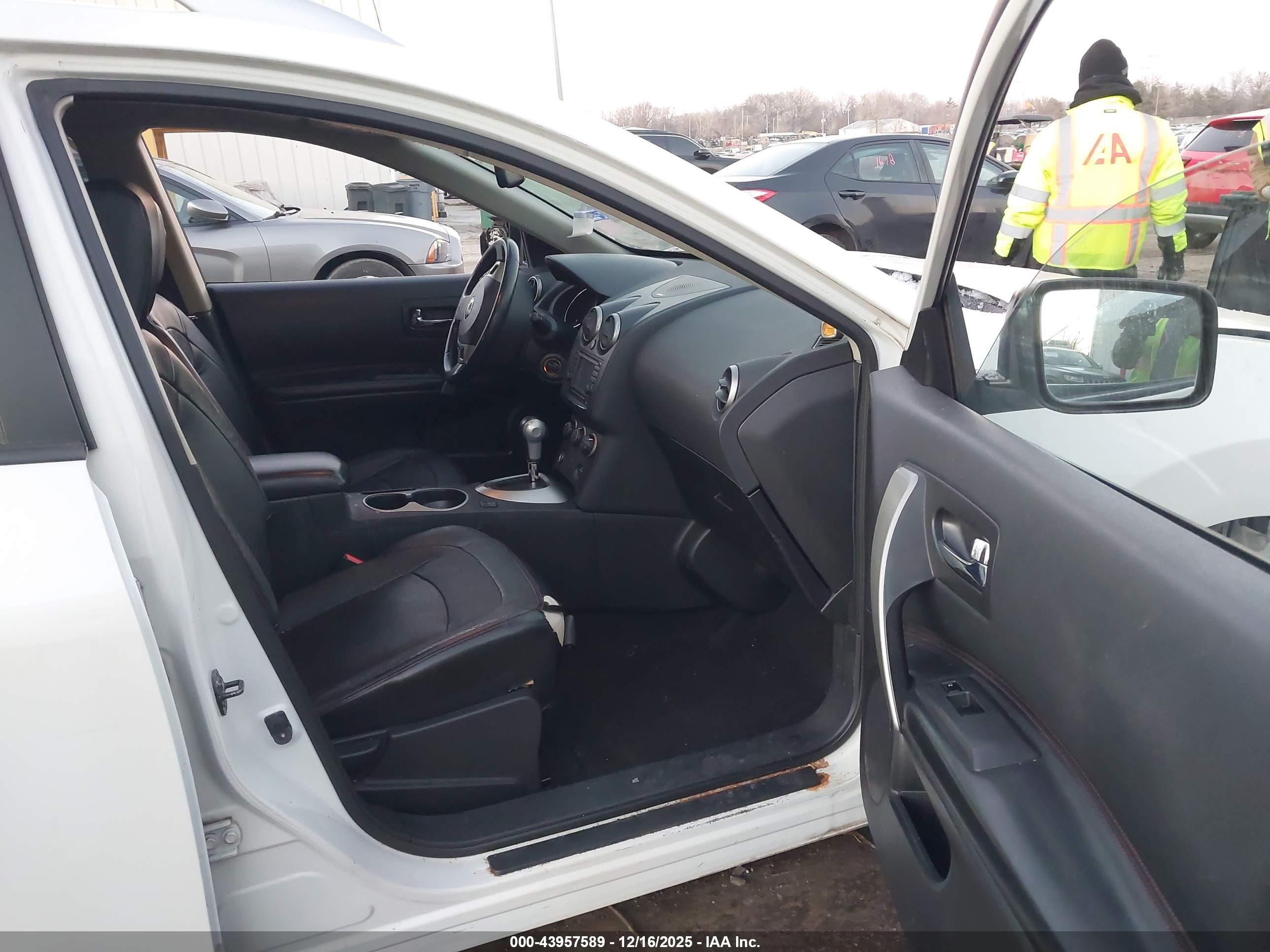 NISSAN ROGUE image 5