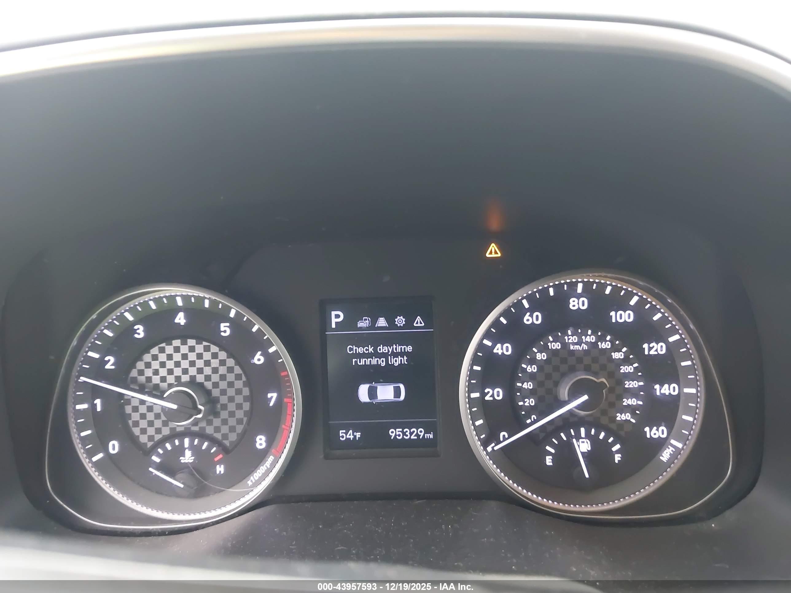HYUNDAI ELANTRA image 7