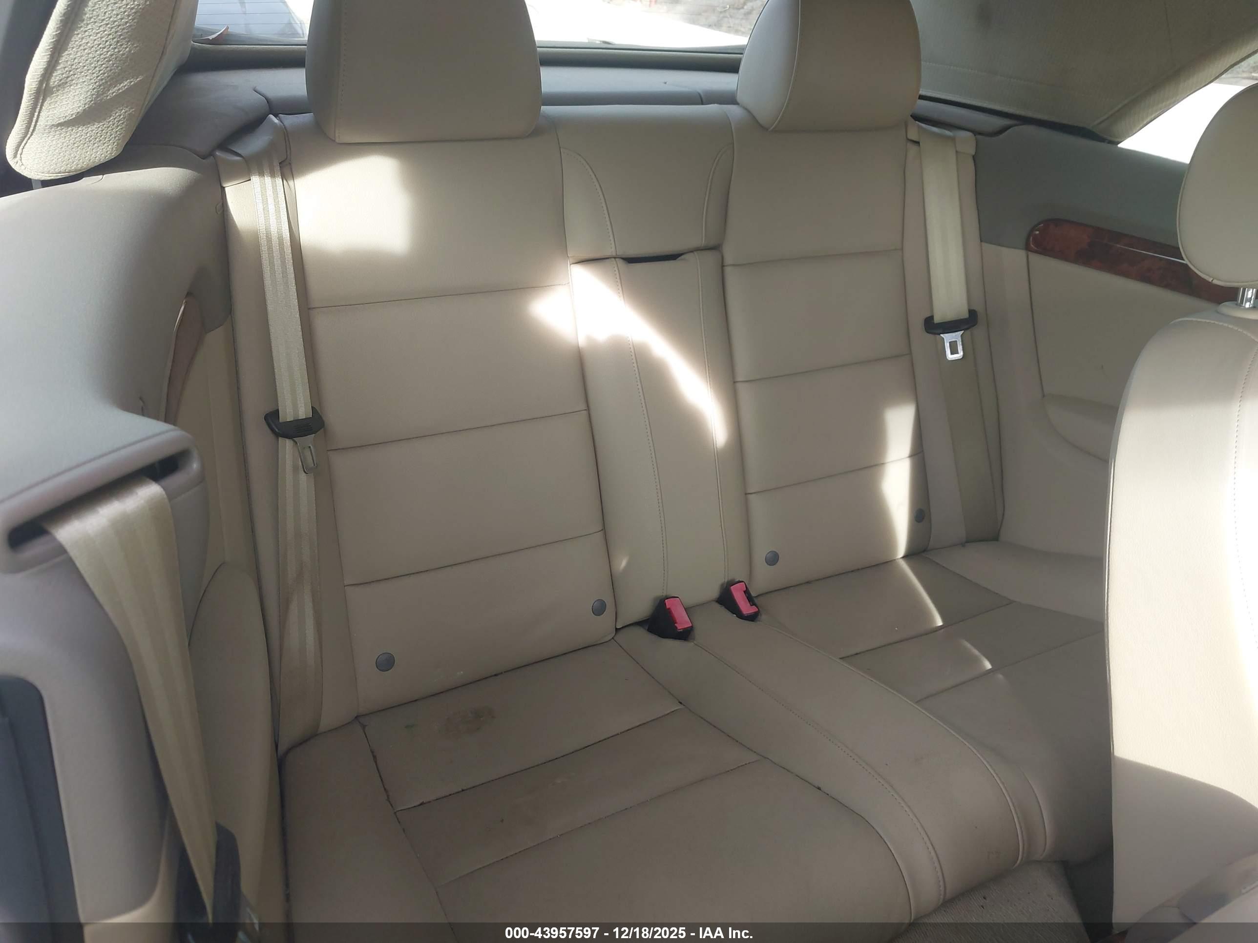 AUDI A4 image 8