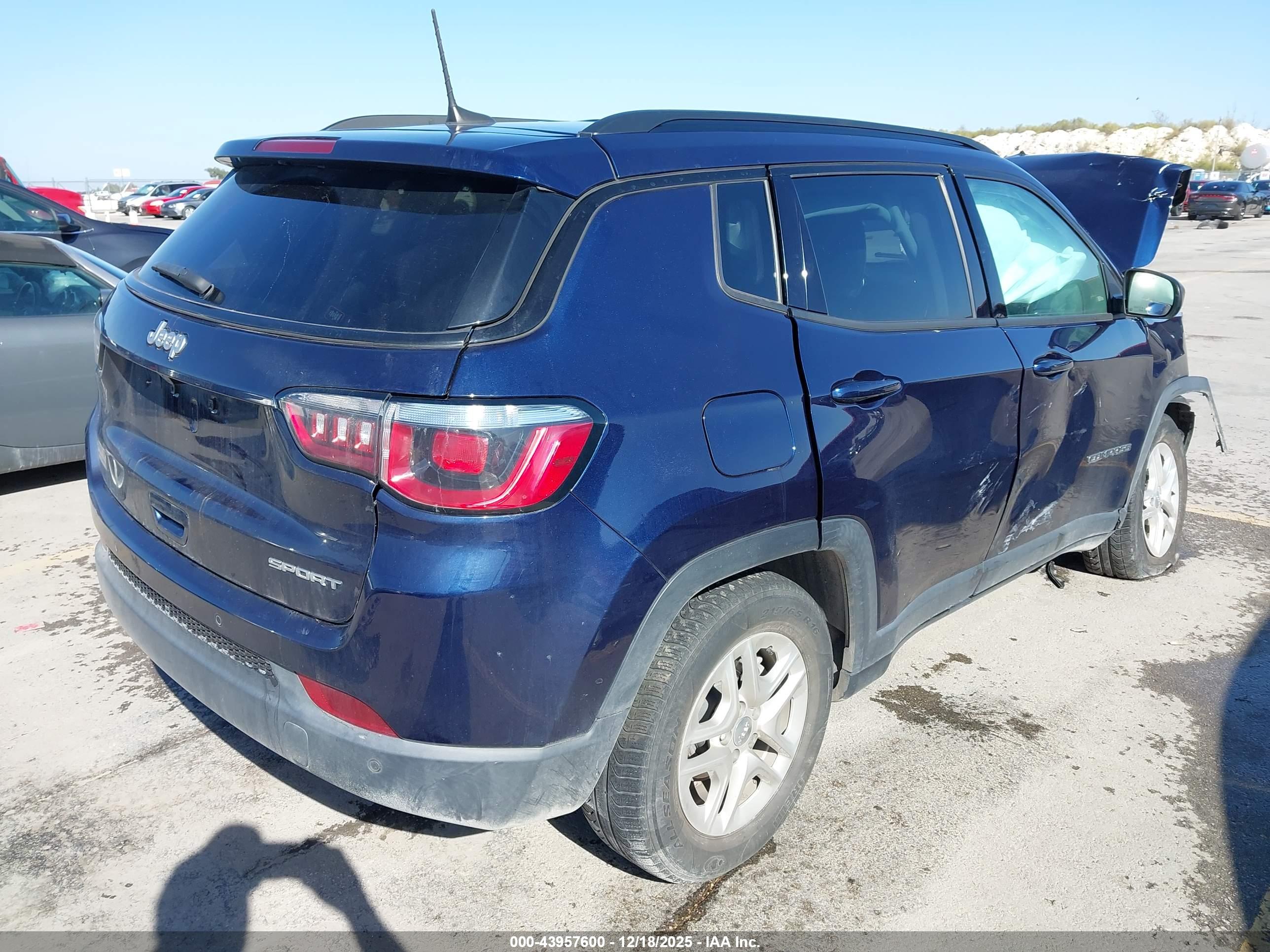 JEEP COMPASS image 4