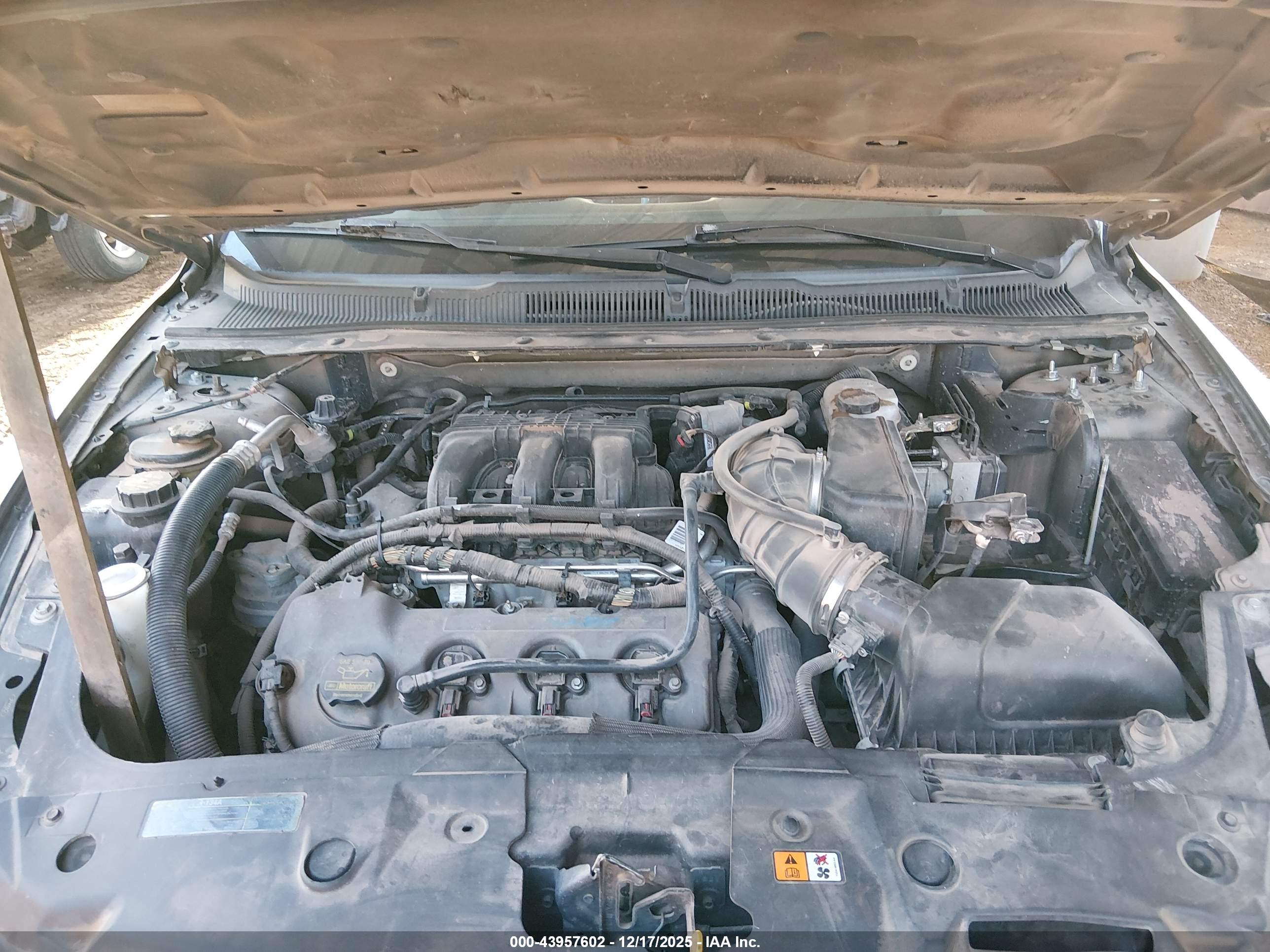 FORD TAURUS image 10