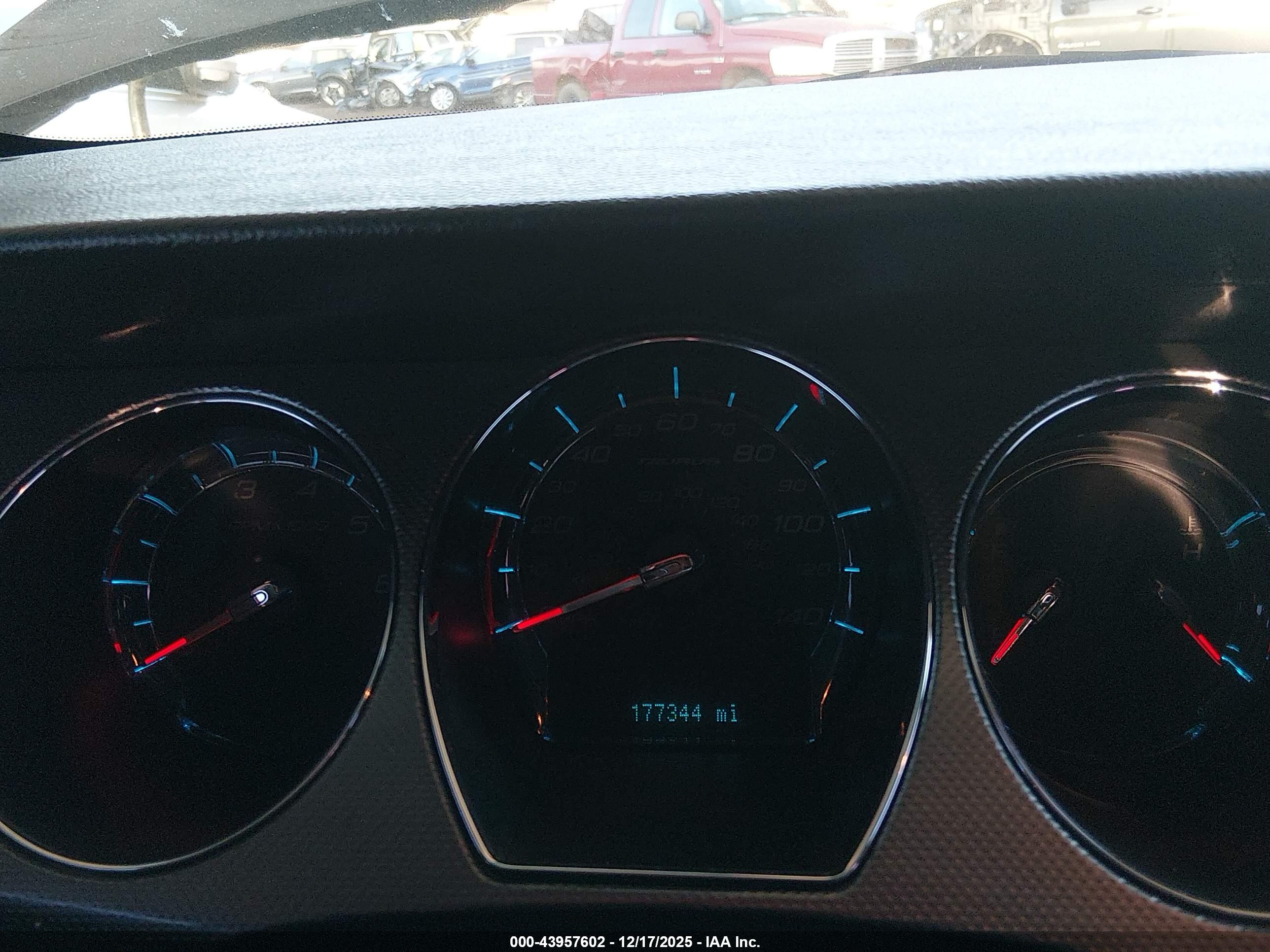 FORD TAURUS image 7