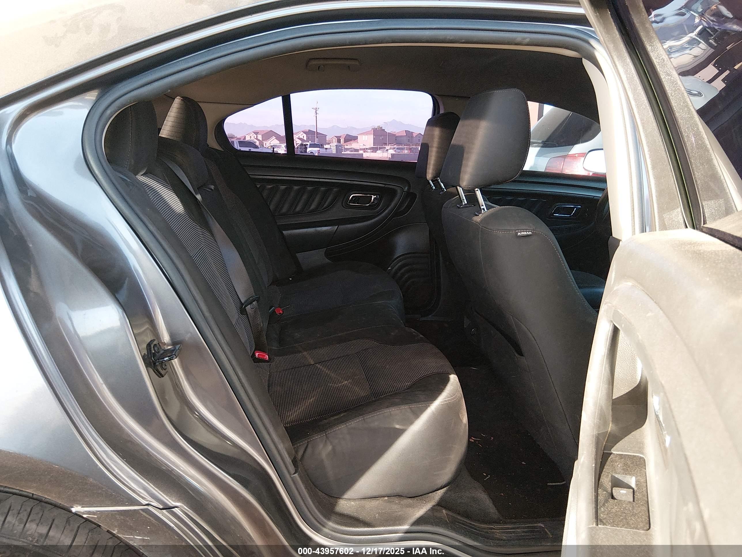 FORD TAURUS image 8