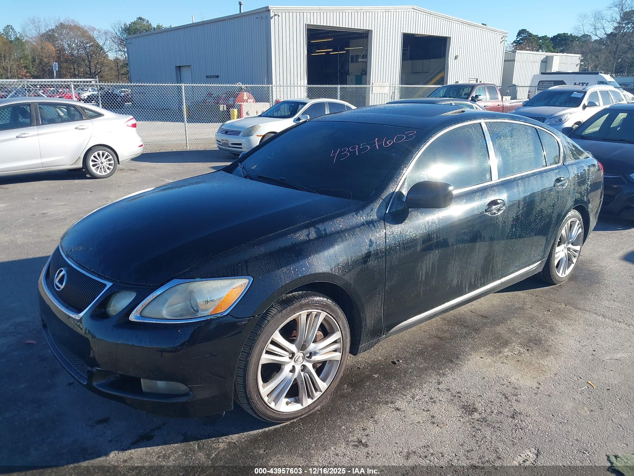 LEXUS GS image 2