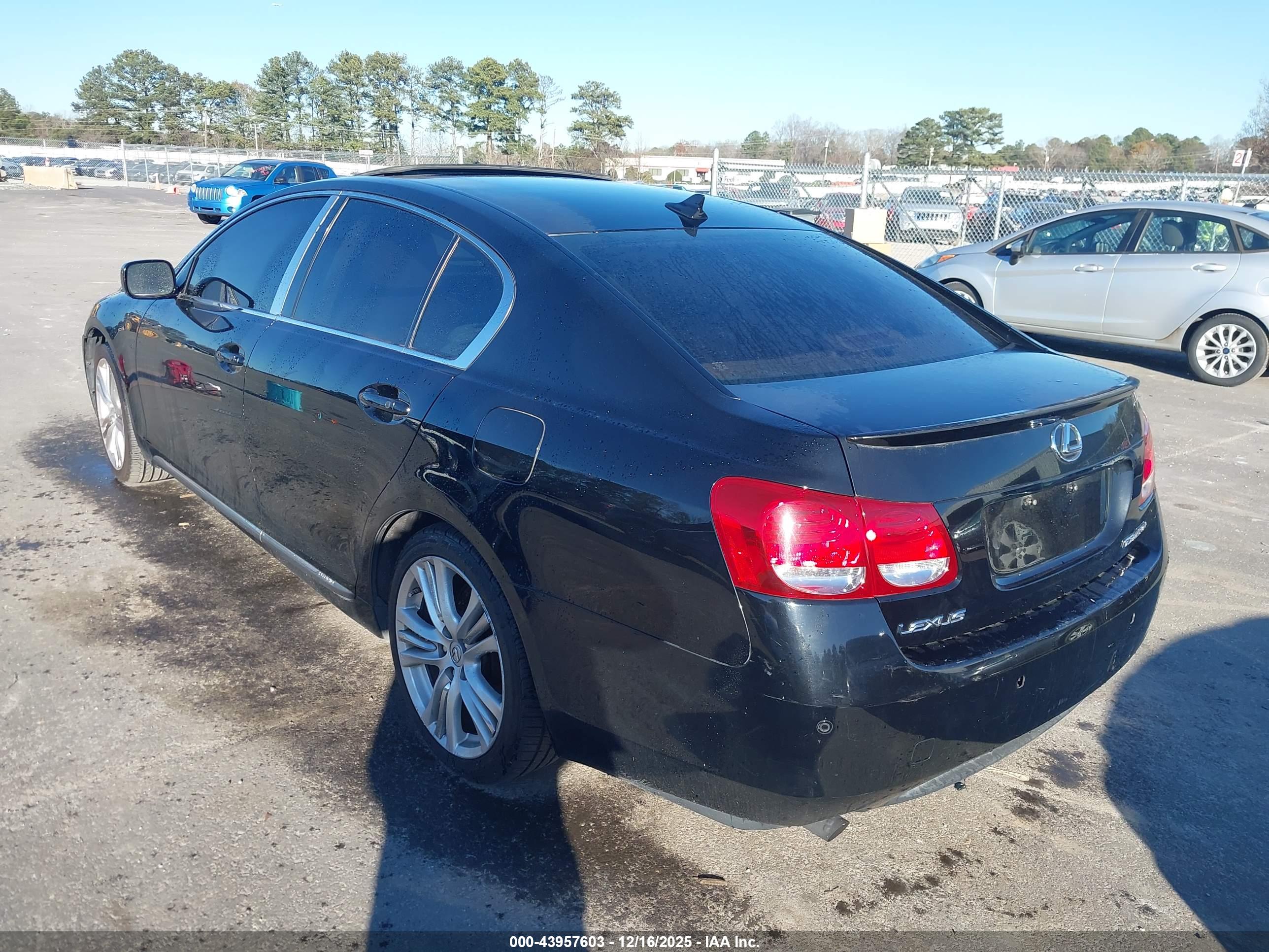 LEXUS GS image 3