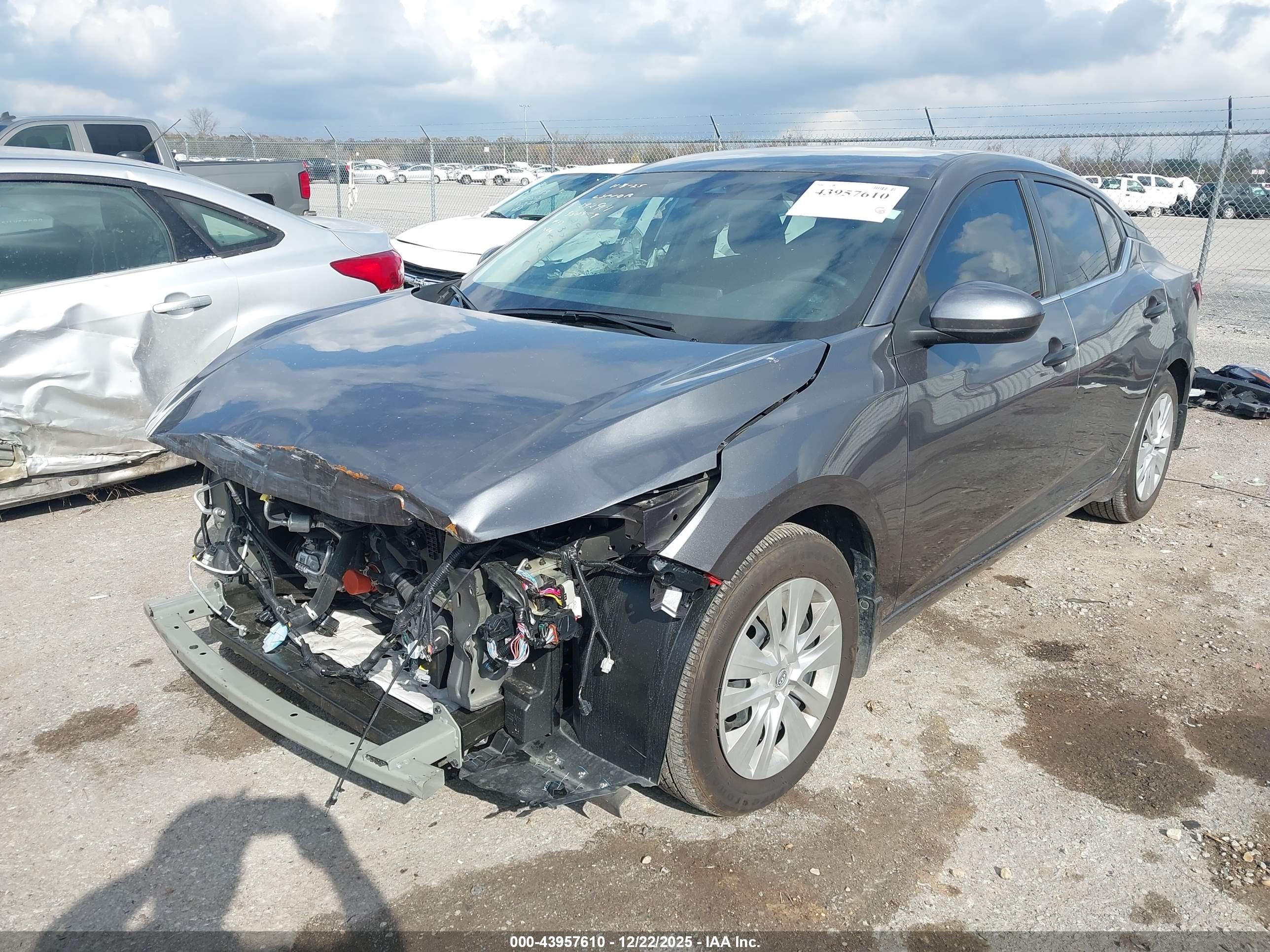 NISSAN SENTRA image 2