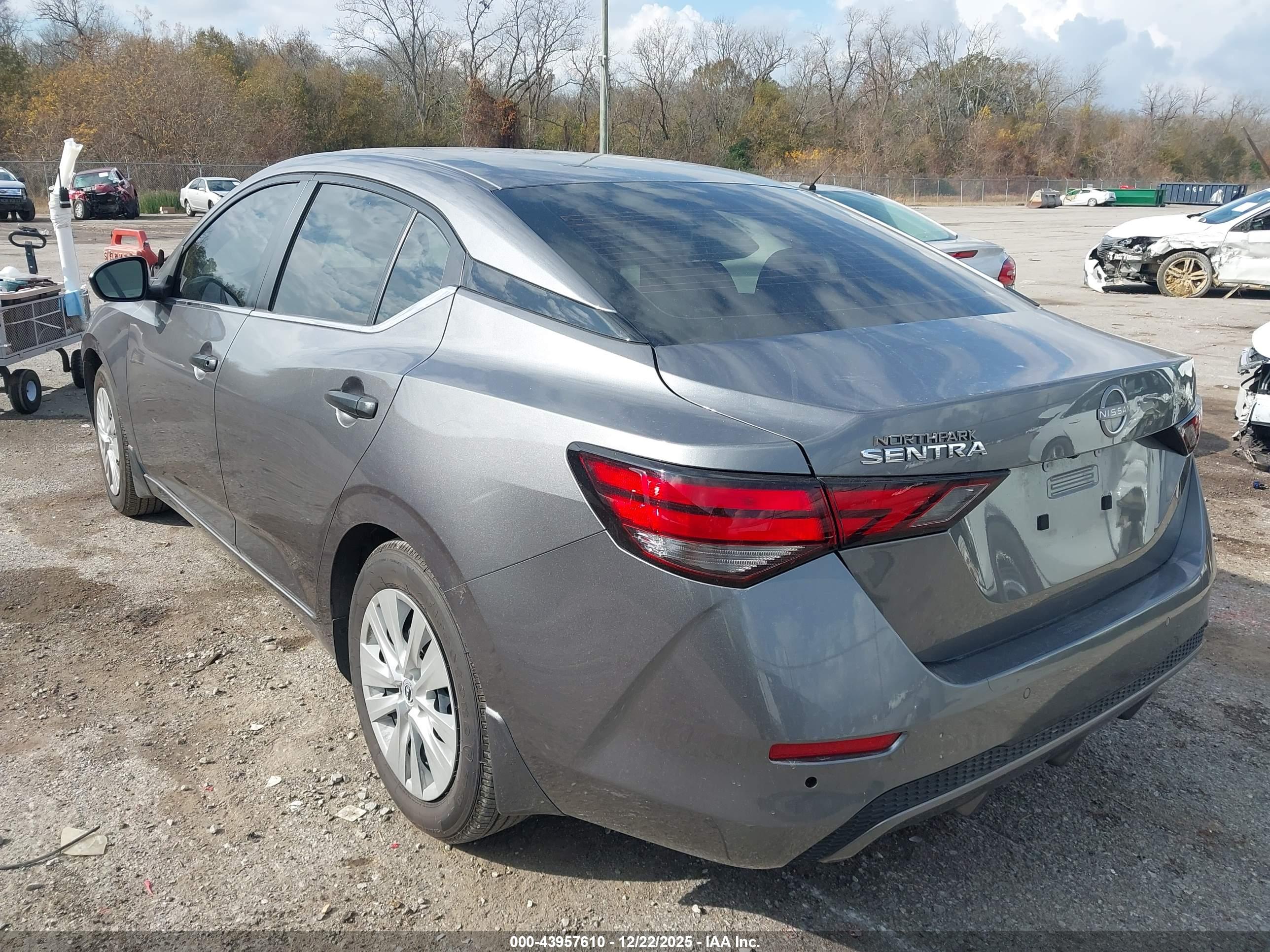 NISSAN SENTRA image 3