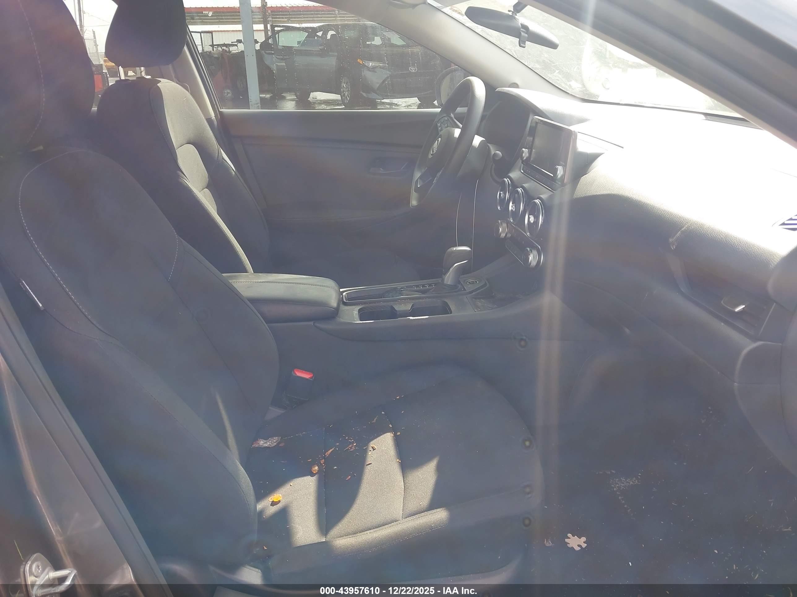 NISSAN SENTRA image 5