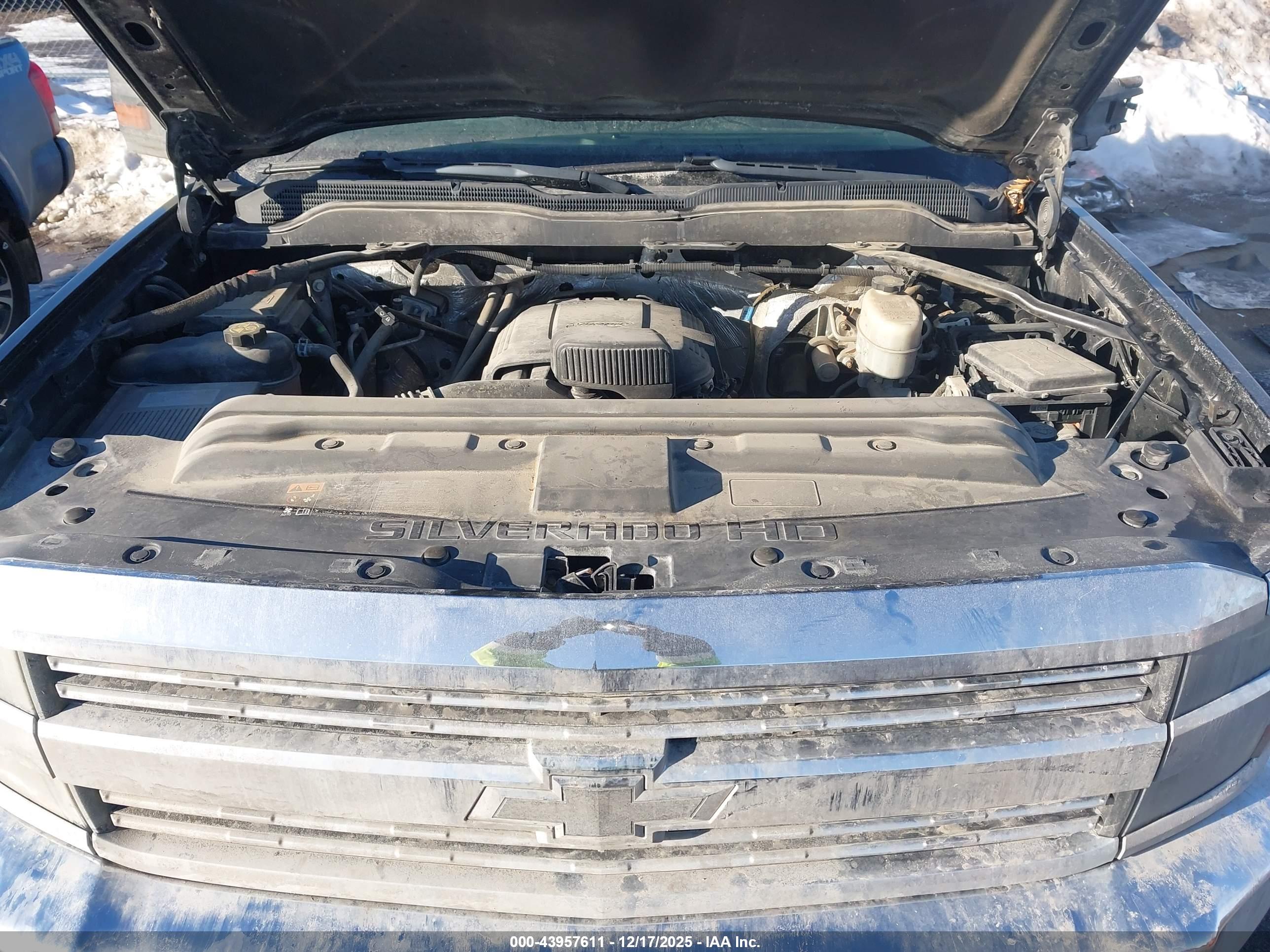 CHEVROLET SILVERADO image 10