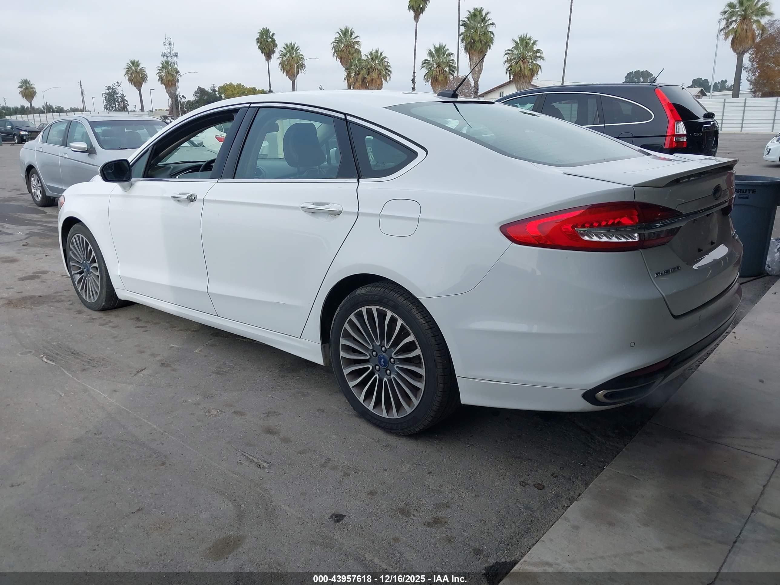 FORD FUSION image 3