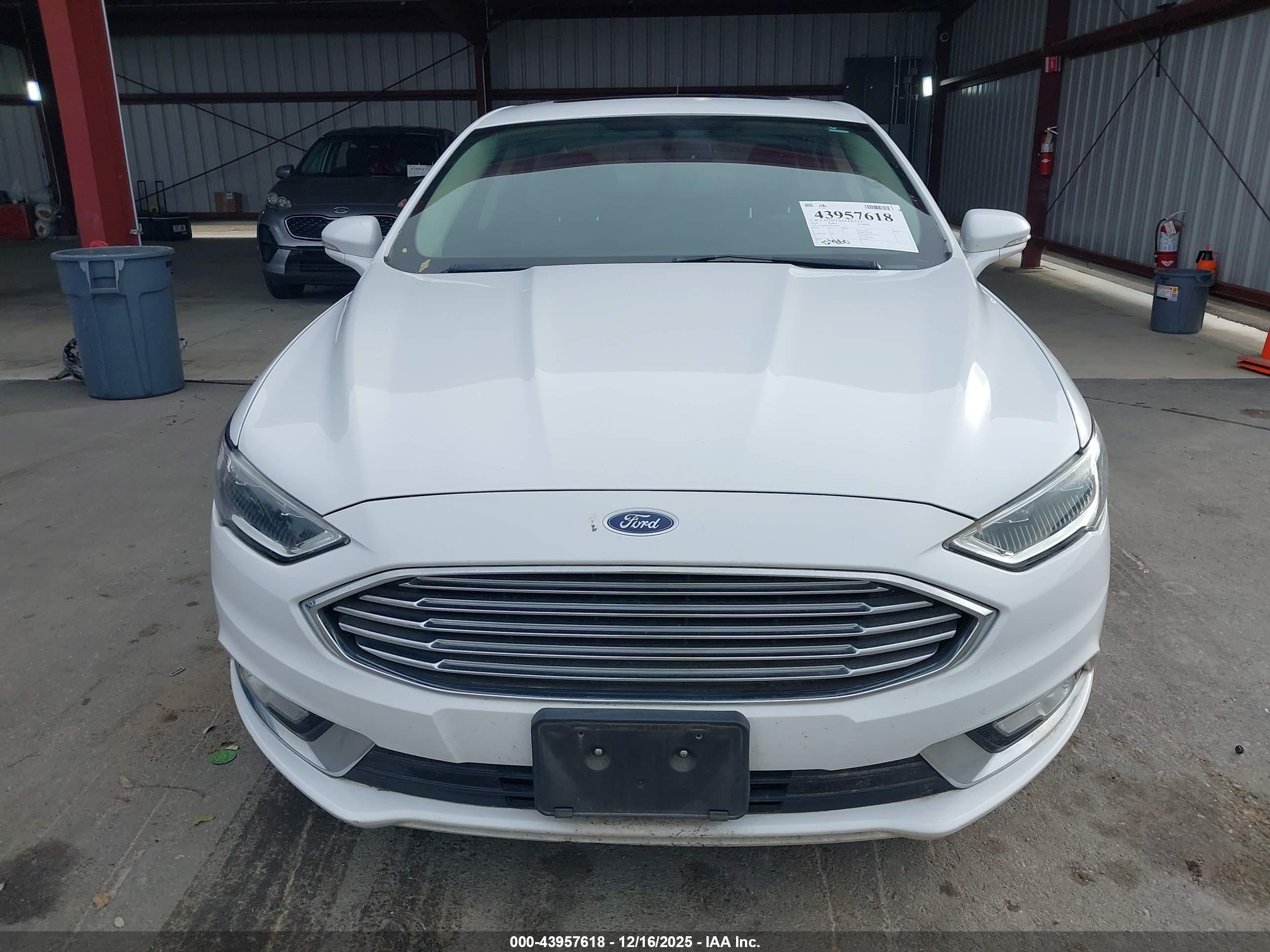 FORD FUSION image 6